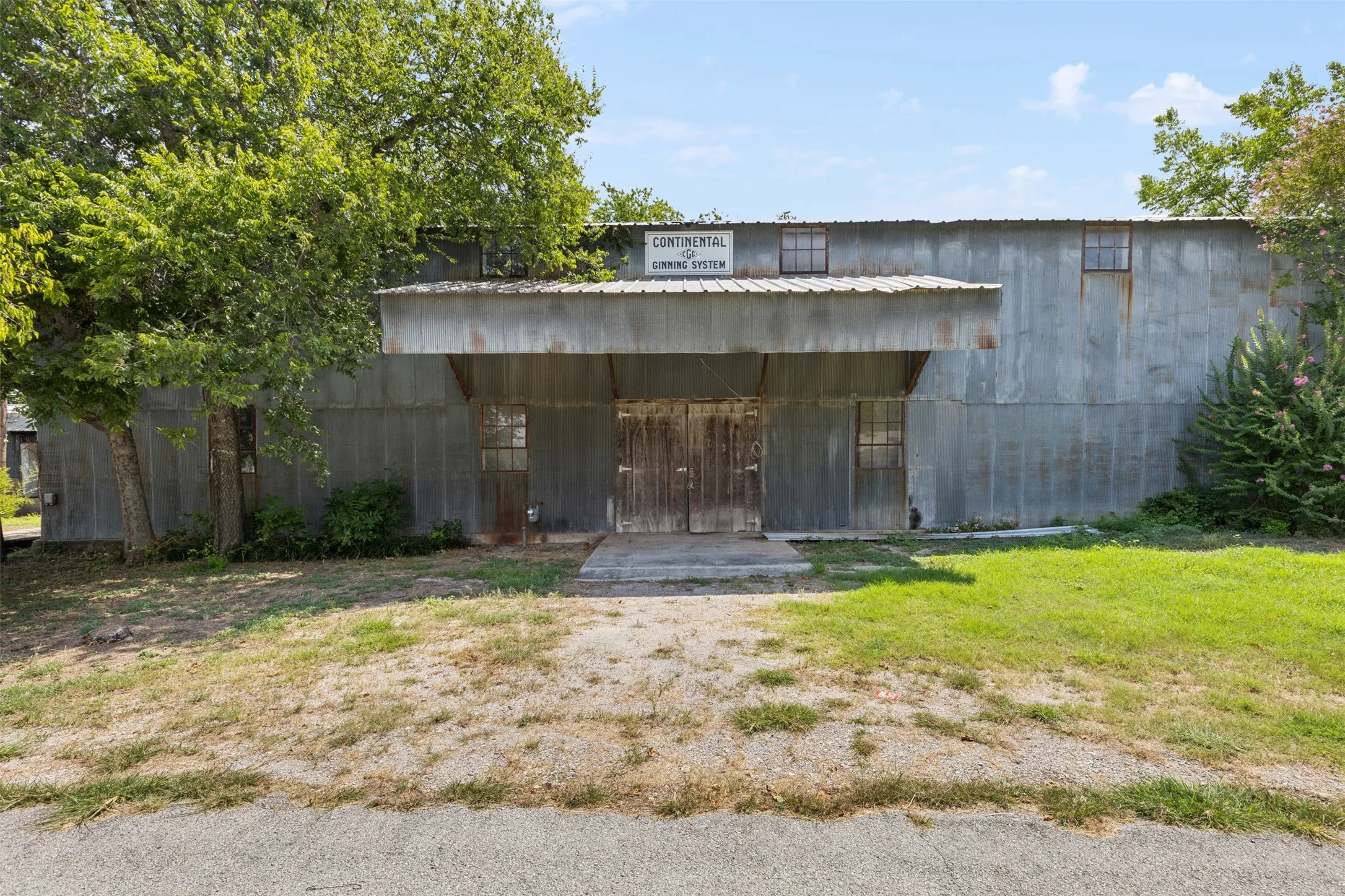 Business For Sale in Wise County , 331 Old Mill Road, Rhome, Texas 76078, 0, 0, Garage spaces, 4,015 Sqft, built in 0, Price $545,000, mls#21276673, Real Estate Agent in Rhome, Homes For Sale in Wise county, Homes For Sale in Rhome, Realtor in Rhome Texas, Real Estate Brokerage Independent Realty Texas, Luminita Cordes Realtor