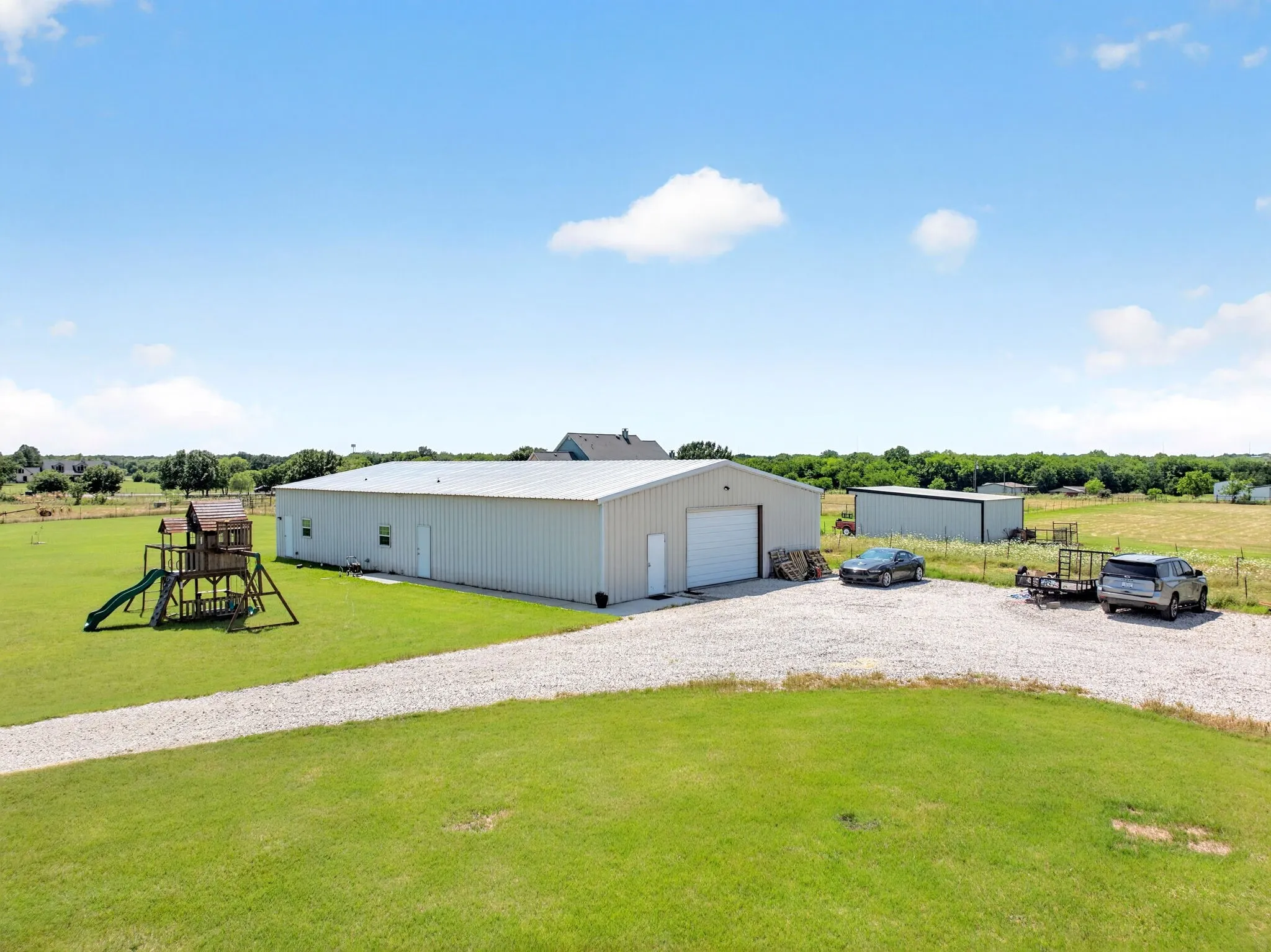 Single Family Residence For Sale in Rockwall County , 1700 N Munson Road, Royse City, Texas 75189, 5 Bedroom, 4 Bathroom, 2 Garage spaces, 3,531 Sqft, built in 2006, Price $1,399,000, mls#21279947, Real Estate Agent in Royse City, Homes For Sale in Rockwall county, Homes For Sale in Royse City, Realtor in Royse City Texas, Real Estate Brokerage Independent Realty Texas, Luminita Cordes Realtor
