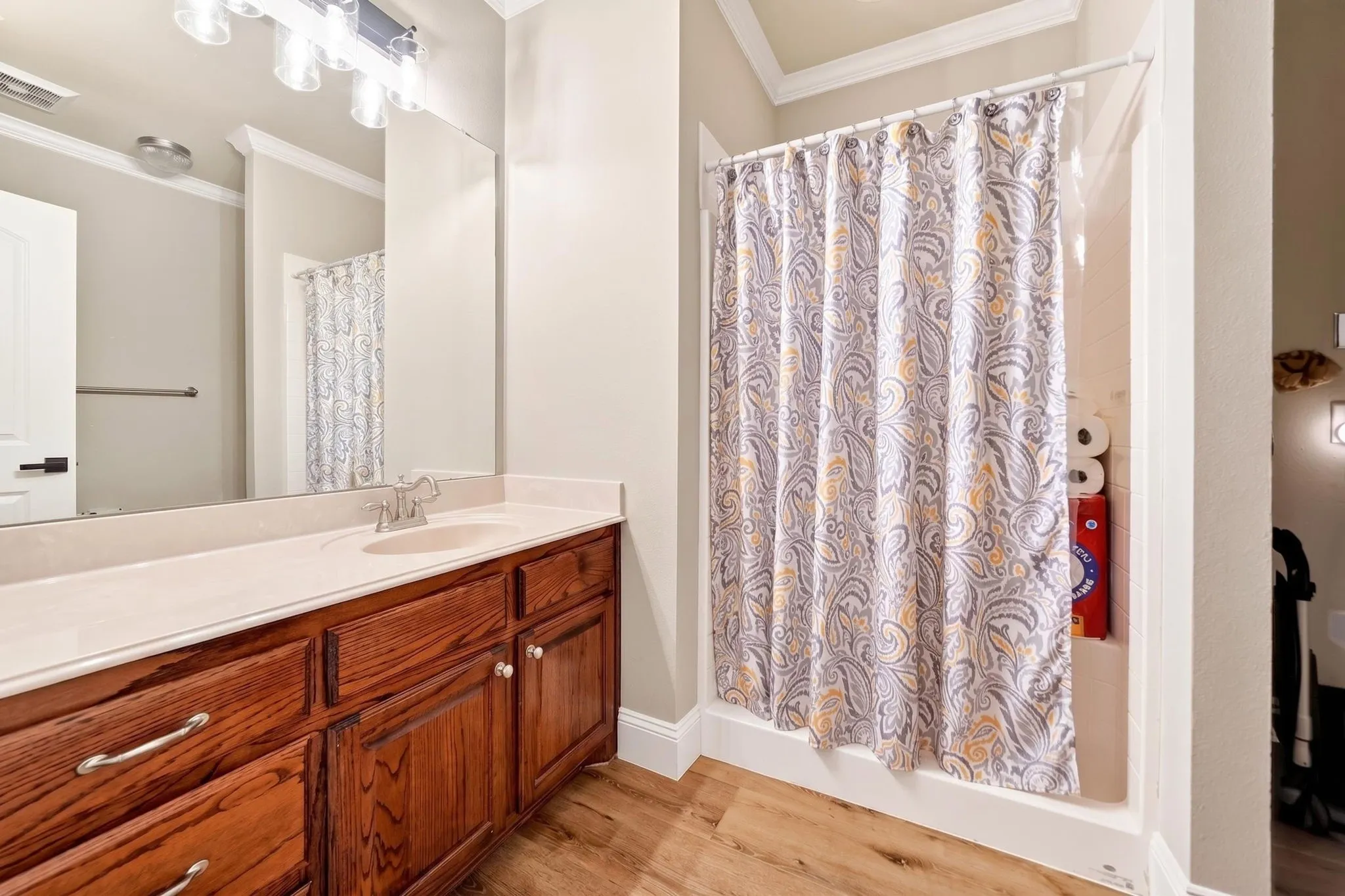 Single Family Residence For Sale in Rockwall County , 1700 N Munson Road, Royse City, Texas 75189, 5 Bedroom, 4 Bathroom, 2 Garage spaces, 3,531 Sqft, built in 2006, Price $1,399,000, mls#21279947, Real Estate Agent in Royse City, Homes For Sale in Rockwall county, Homes For Sale in Royse City, Realtor in Royse City Texas, Real Estate Brokerage Independent Realty Texas, Luminita Cordes Realtor