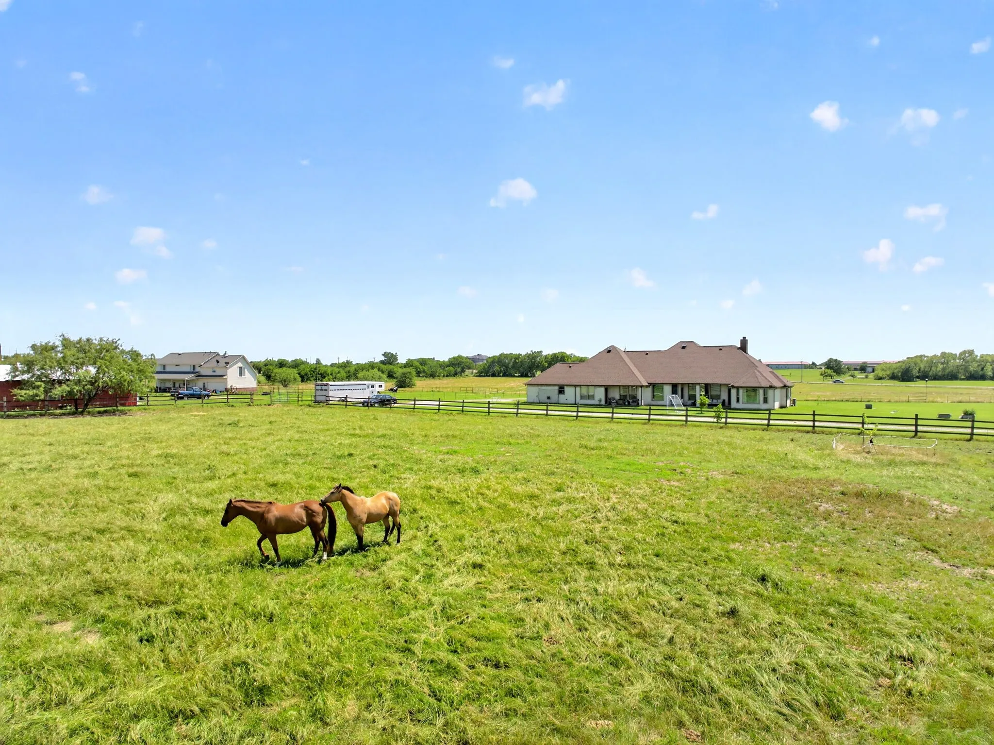 Single Family Residence For Sale in Rockwall County , 1700 N Munson Road, Royse City, Texas 75189, 5 Bedroom, 4 Bathroom, 2 Garage spaces, 3,531 Sqft, built in 2006, Price $1,399,000, mls#21279947, Real Estate Agent in Royse City, Homes For Sale in Rockwall county, Homes For Sale in Royse City, Realtor in Royse City Texas, Real Estate Brokerage Independent Realty Texas, Luminita Cordes Realtor