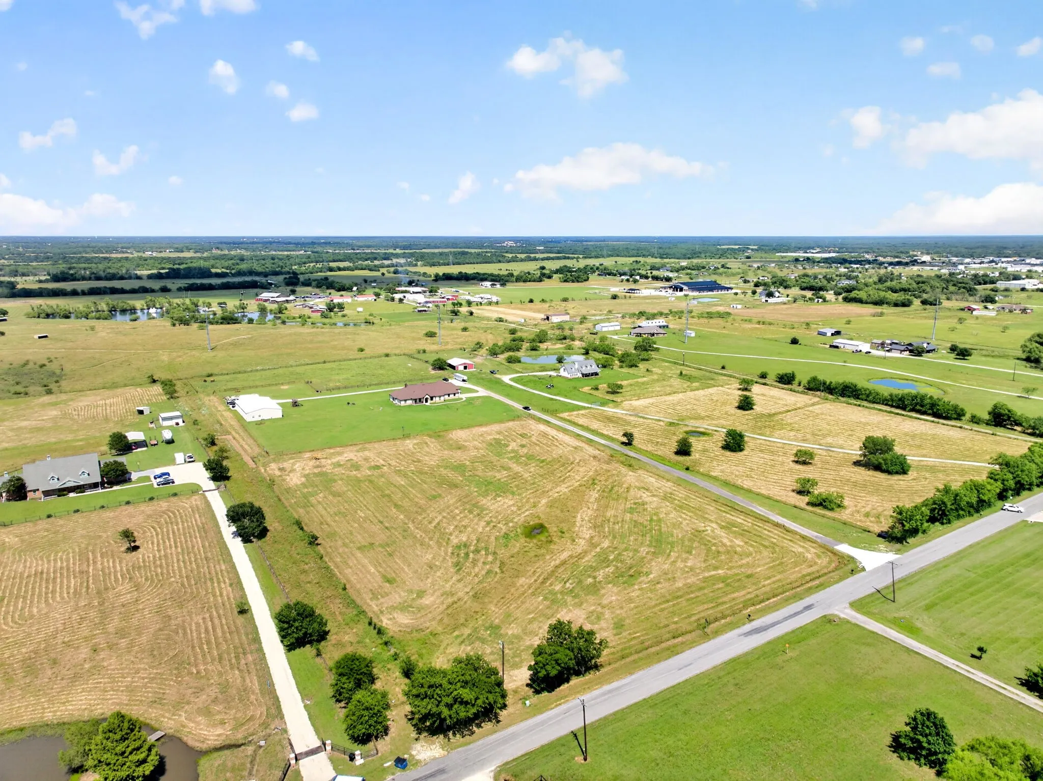Single Family Residence For Sale in Rockwall County , 1700 N Munson Road, Royse City, Texas 75189, 5 Bedroom, 4 Bathroom, 2 Garage spaces, 3,531 Sqft, built in 2006, Price $1,399,000, mls#21279947, Real Estate Agent in Royse City, Homes For Sale in Rockwall county, Homes For Sale in Royse City, Realtor in Royse City Texas, Real Estate Brokerage Independent Realty Texas, Luminita Cordes Realtor
