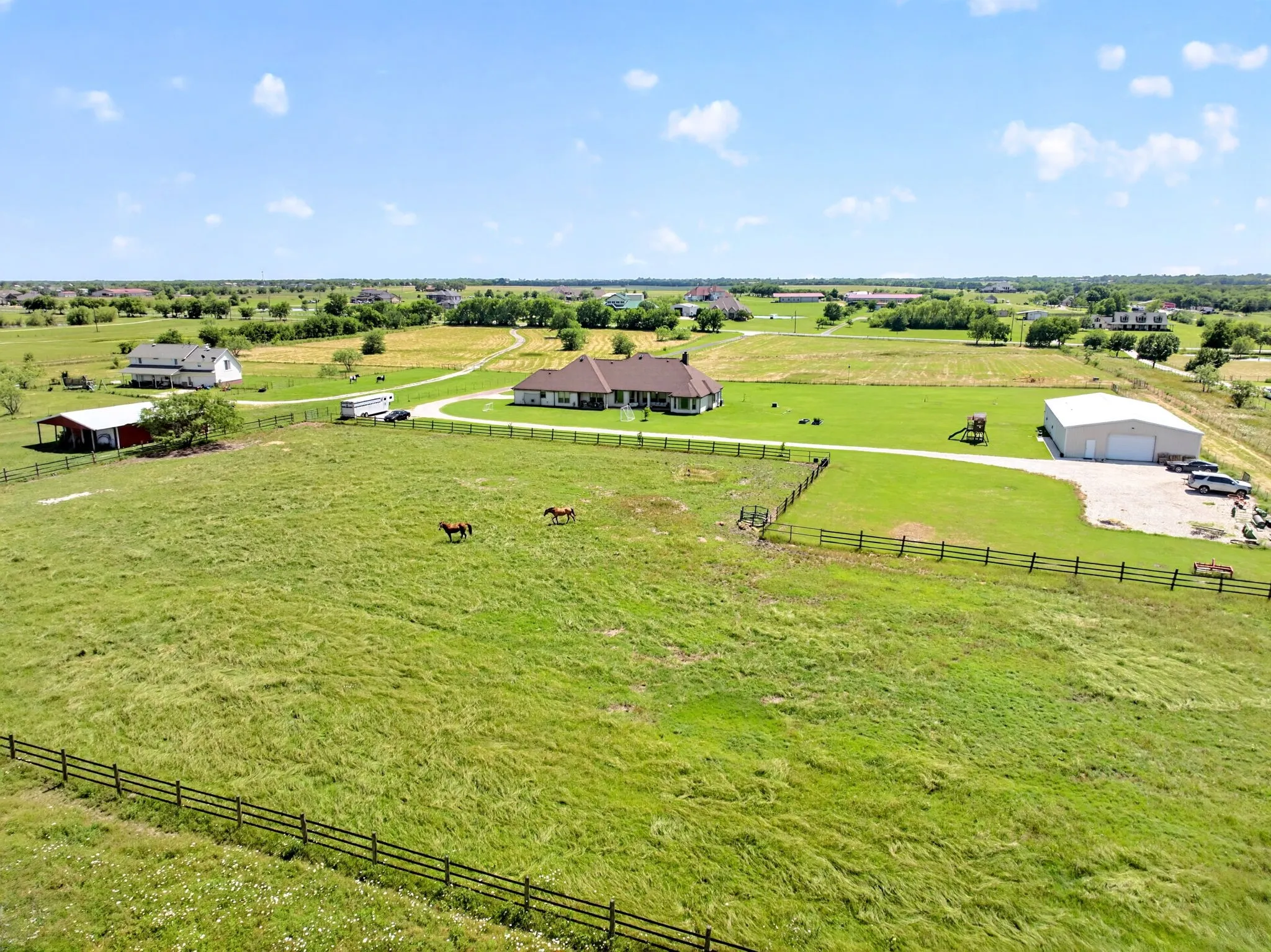 Single Family Residence For Sale in Rockwall County , 1700 N Munson Road, Royse City, Texas 75189, 5 Bedroom, 4 Bathroom, 2 Garage spaces, 3,531 Sqft, built in 2006, Price $1,399,000, mls#21279947, Real Estate Agent in Royse City, Homes For Sale in Rockwall county, Homes For Sale in Royse City, Realtor in Royse City Texas, Real Estate Brokerage Independent Realty Texas, Luminita Cordes Realtor