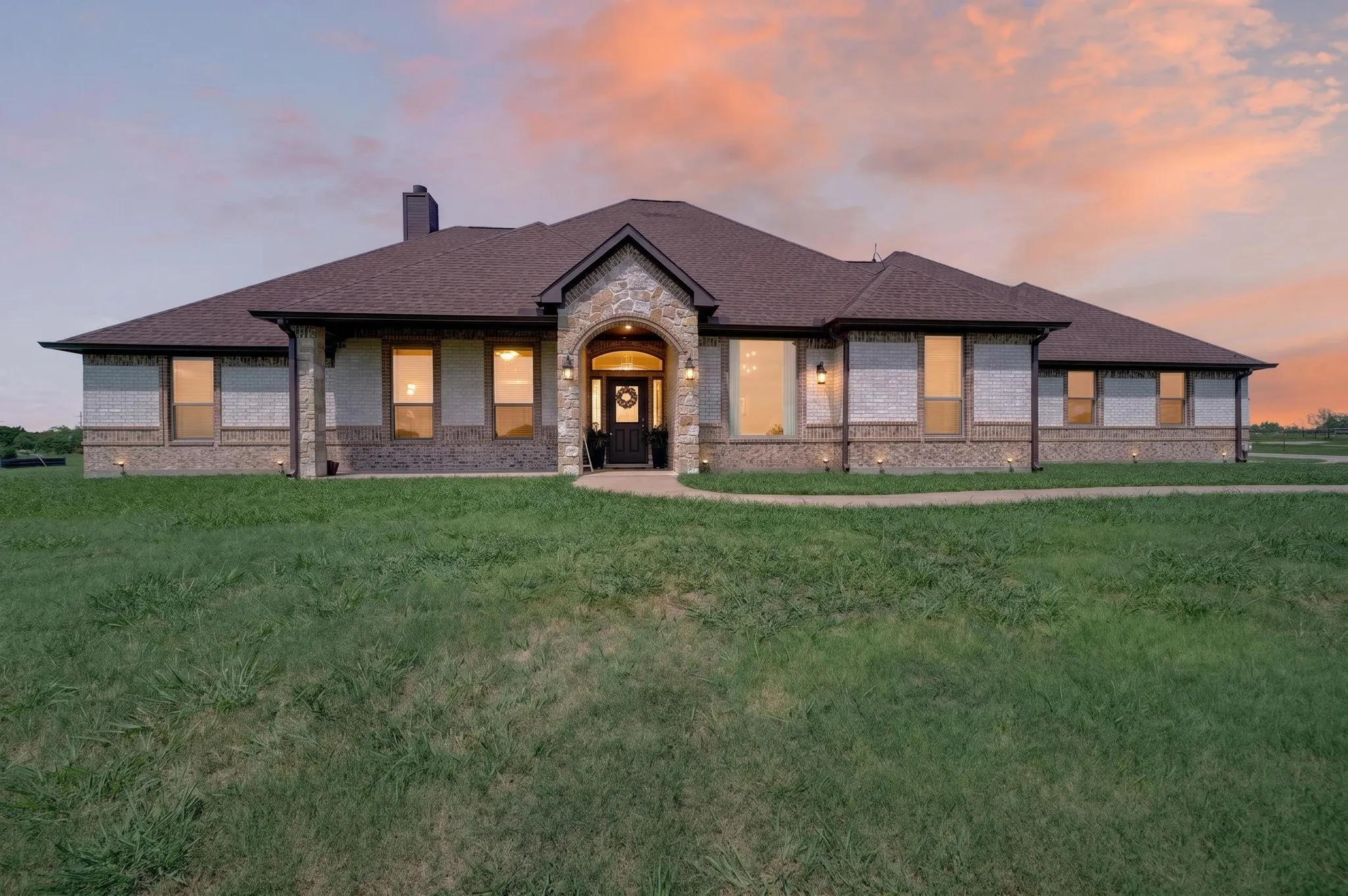 Single Family Residence For Sale in Rockwall County , 1700 N Munson Road, Royse City, Texas 75189, 5 Bedroom, 4 Bathroom, 2 Garage spaces, 3,531 Sqft, built in 2006, Price $1,399,000, mls#21279947, Real Estate Agent in Royse City, Homes For Sale in Rockwall county, Homes For Sale in Royse City, Realtor in Royse City Texas, Real Estate Brokerage Independent Realty Texas, Luminita Cordes Realtor
