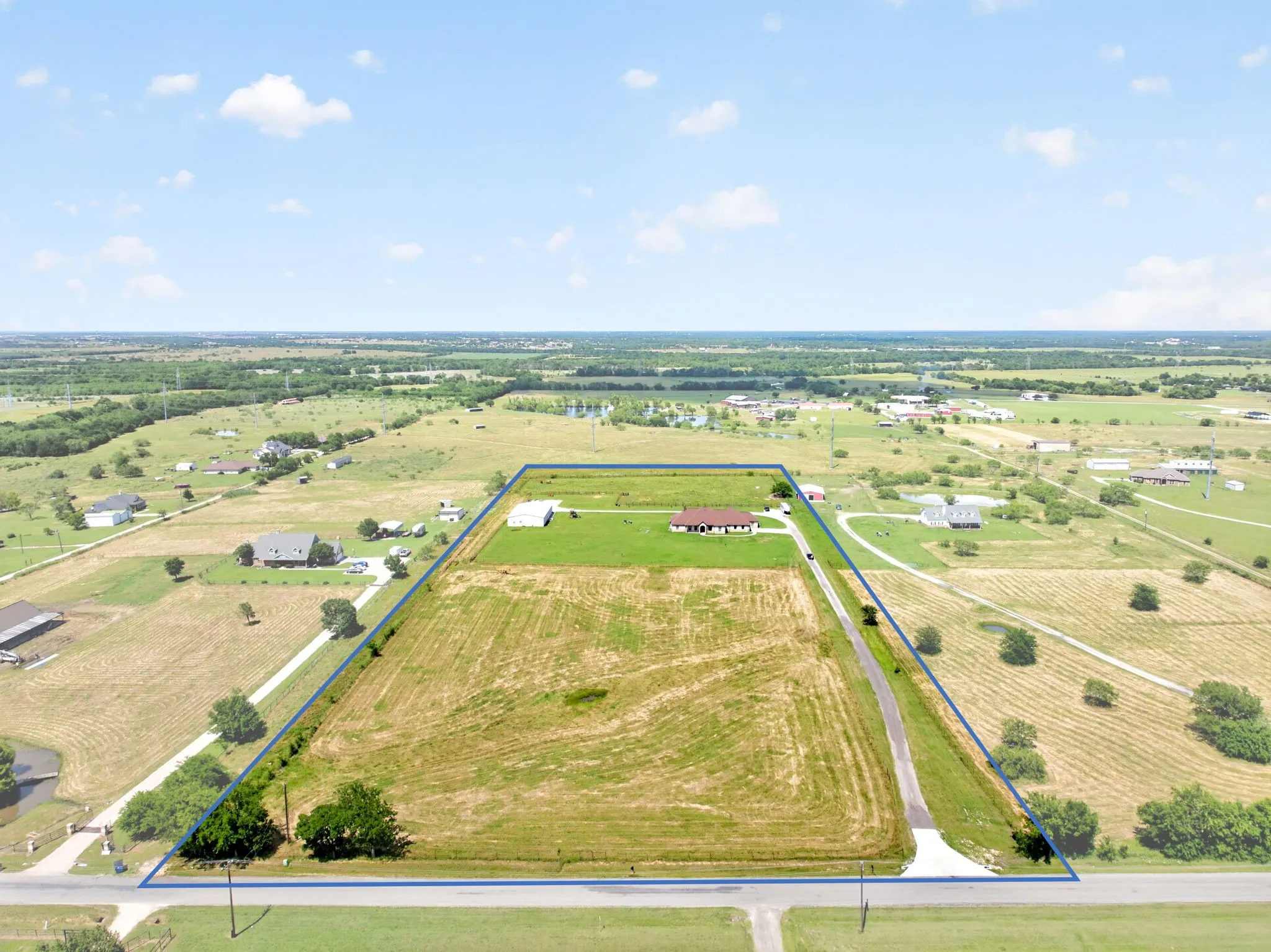Single Family Residence For Sale in Rockwall County , 1700 N Munson Road, Royse City, Texas 75189, 5 Bedroom, 4 Bathroom, 2 Garage spaces, 3,531 Sqft, built in 2006, Price $1,399,000, mls#21279947, Real Estate Agent in Royse City, Homes For Sale in Rockwall county, Homes For Sale in Royse City, Realtor in Royse City Texas, Real Estate Brokerage Independent Realty Texas, Luminita Cordes Realtor