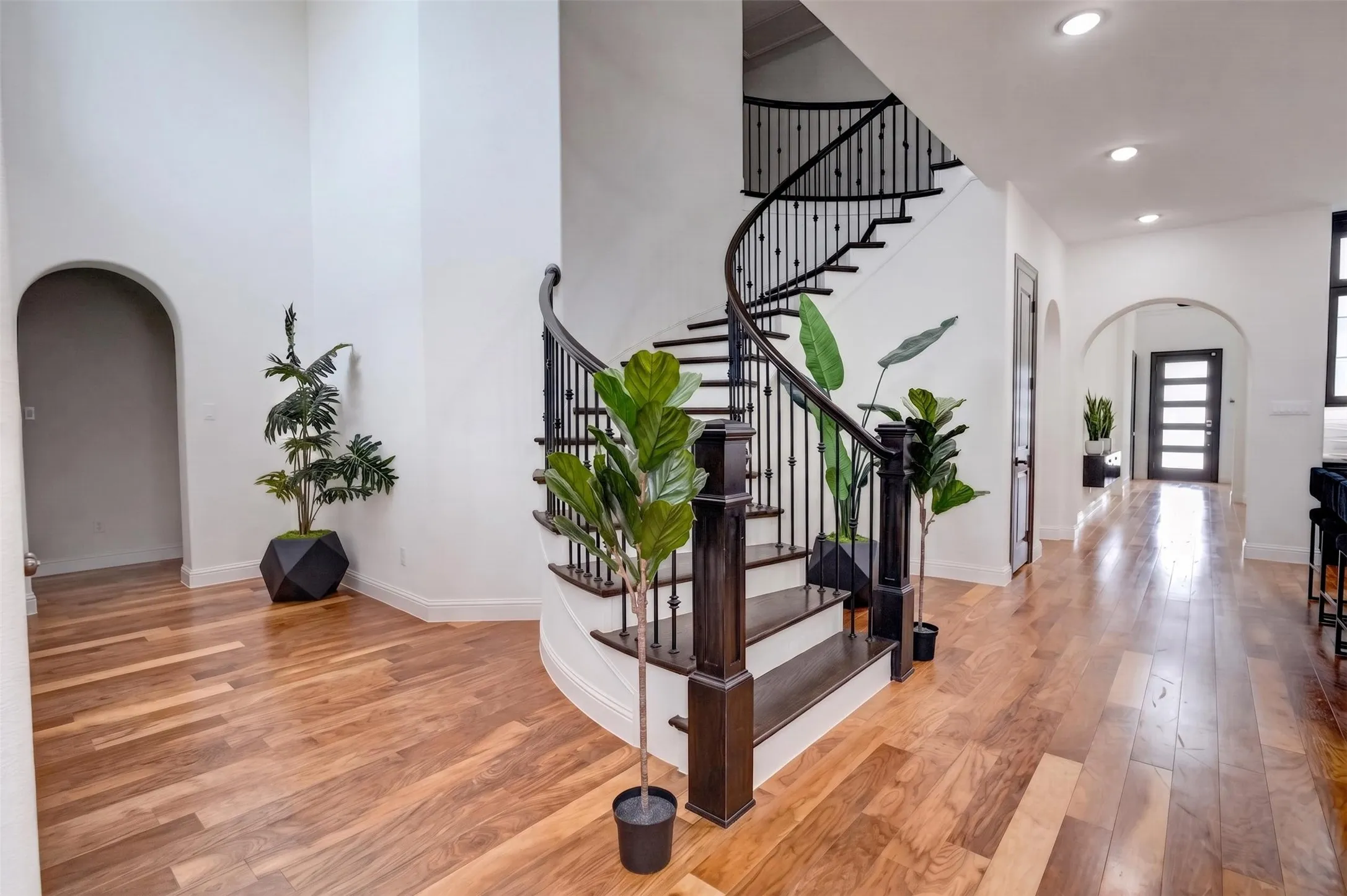 Single Family Residence For Sale in Collin County , 13776 Cardigan Lane, Frisco, Texas 75035, 4 Bedrooms, 5 Bathrooms, 3 Garage spaces, 4,152 Sqft, built in 2019, Price $1,075,000, mls#21279456, Real Estate Agent in Frisco, Homes For Sale in Collin county, Homes For Sale in Frisco, Realtor in Frisco Texas, Real Estate Brokerage Independent Realty Texas, Luminita Cordes Realtor
