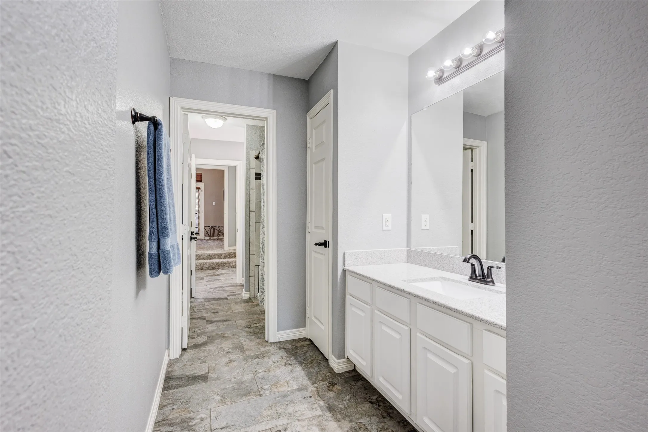 Single Family Residence For Rent in Collin County , 2045 Mason Drive, Frisco, Texas 75034, 3 Bedrooms, 3 Bathrooms, 2 Garage spaces, 3,091 Sqft, built in 2003, Price $5,000, mls#21280308, Real Estate Agent in Frisco, Homes For Rent in Collin county, Homes For Rent in Frisco, Realtor in Frisco Texas, Real Estate Brokerage Independent Realty Texas, Luminita Cordes Realtor