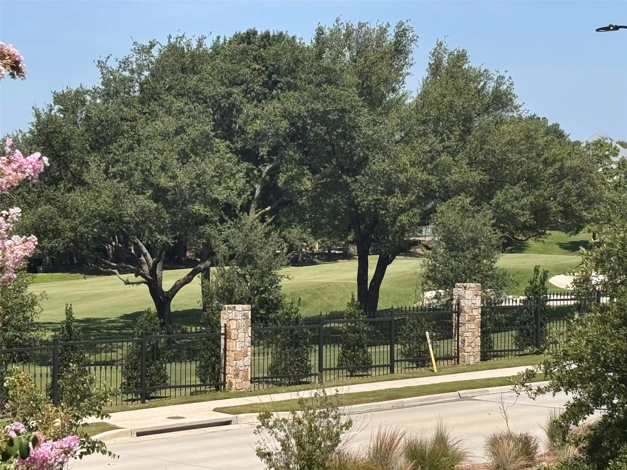 Single Family Residence For Rent in Collin County , 2045 Mason Drive, Frisco, Texas 75034, 3 Bedrooms, 3 Bathrooms, 2 Garage spaces, 3,091 Sqft, built in 2003, Price $5,000, mls#21280308, Real Estate Agent in Frisco, Homes For Rent in Collin county, Homes For Rent in Frisco, Realtor in Frisco Texas, Real Estate Brokerage Independent Realty Texas, Luminita Cordes Realtor