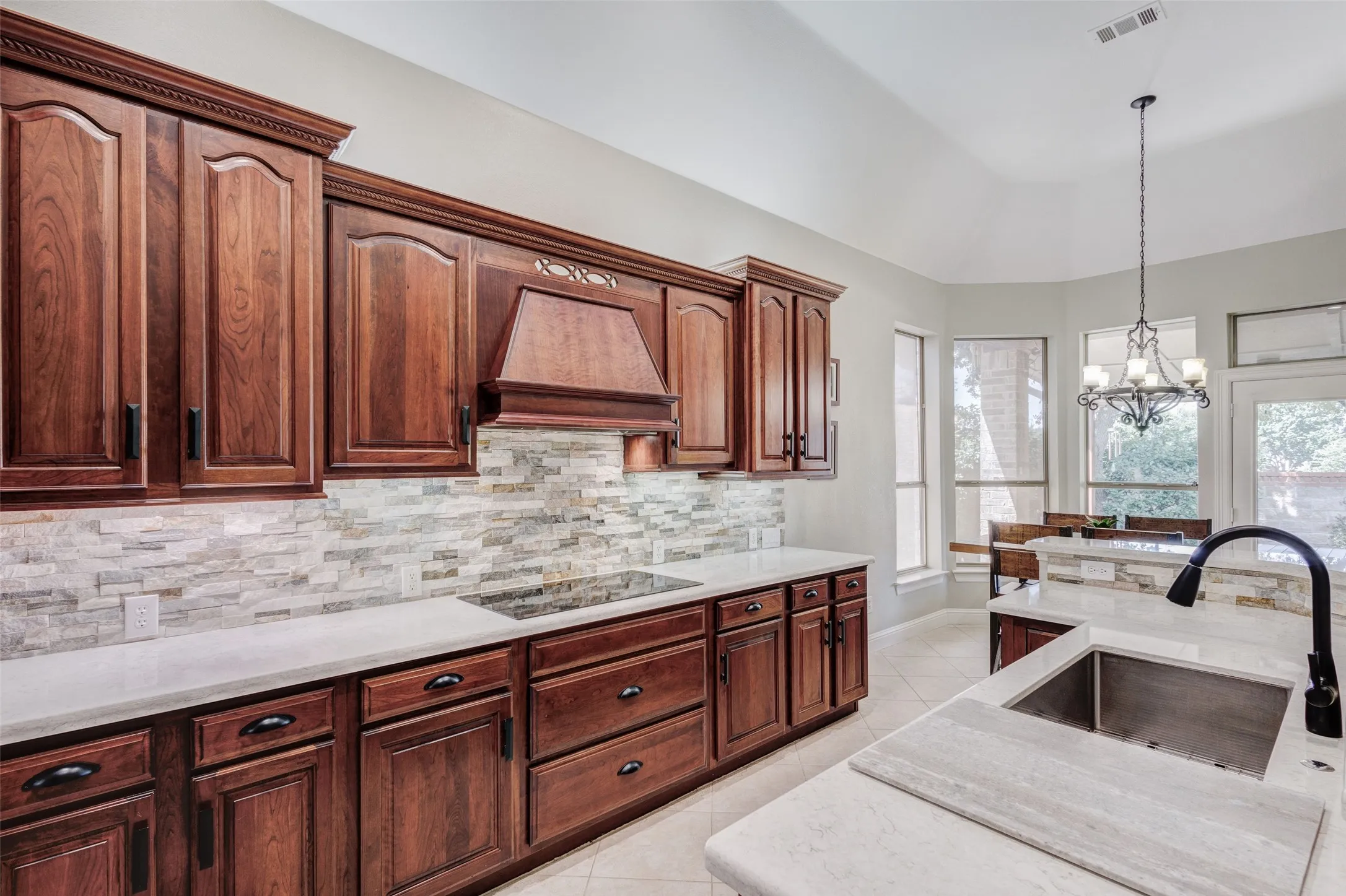 Single Family Residence For Rent in Collin County , 2045 Mason Drive, Frisco, Texas 75034, 3 Bedrooms, 3 Bathrooms, 2 Garage spaces, 3,091 Sqft, built in 2003, Price $5,000, mls#21280308, Real Estate Agent in Frisco, Homes For Rent in Collin county, Homes For Rent in Frisco, Realtor in Frisco Texas, Real Estate Brokerage Independent Realty Texas, Luminita Cordes Realtor