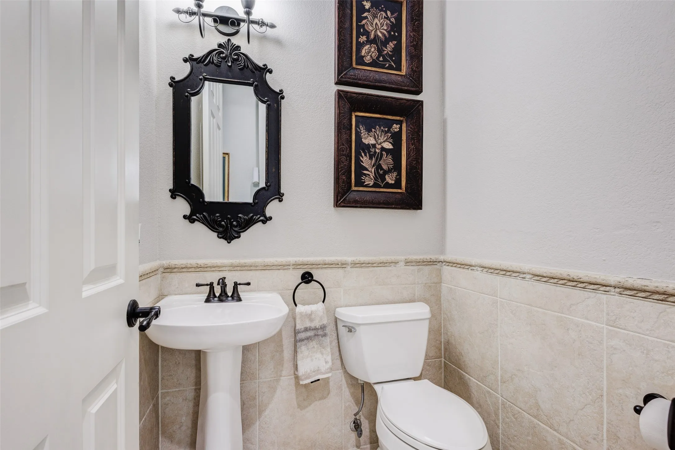 Single Family Residence For Rent in Collin County , 2045 Mason Drive, Frisco, Texas 75034, 3 Bedrooms, 3 Bathrooms, 2 Garage spaces, 3,091 Sqft, built in 2003, Price $5,000, mls#21280308, Real Estate Agent in Frisco, Homes For Rent in Collin county, Homes For Rent in Frisco, Realtor in Frisco Texas, Real Estate Brokerage Independent Realty Texas, Luminita Cordes Realtor