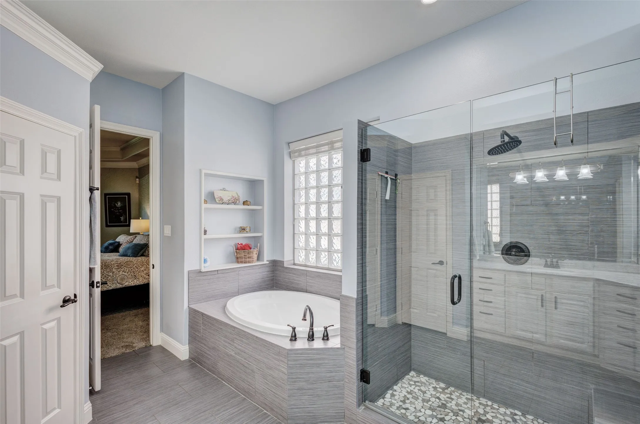 Single Family Residence For Rent in Collin County , 2045 Mason Drive, Frisco, Texas 75034, 3 Bedrooms, 3 Bathrooms, 2 Garage spaces, 3,091 Sqft, built in 2003, Price $5,000, mls#21280308, Real Estate Agent in Frisco, Homes For Rent in Collin county, Homes For Rent in Frisco, Realtor in Frisco Texas, Real Estate Brokerage Independent Realty Texas, Luminita Cordes Realtor
