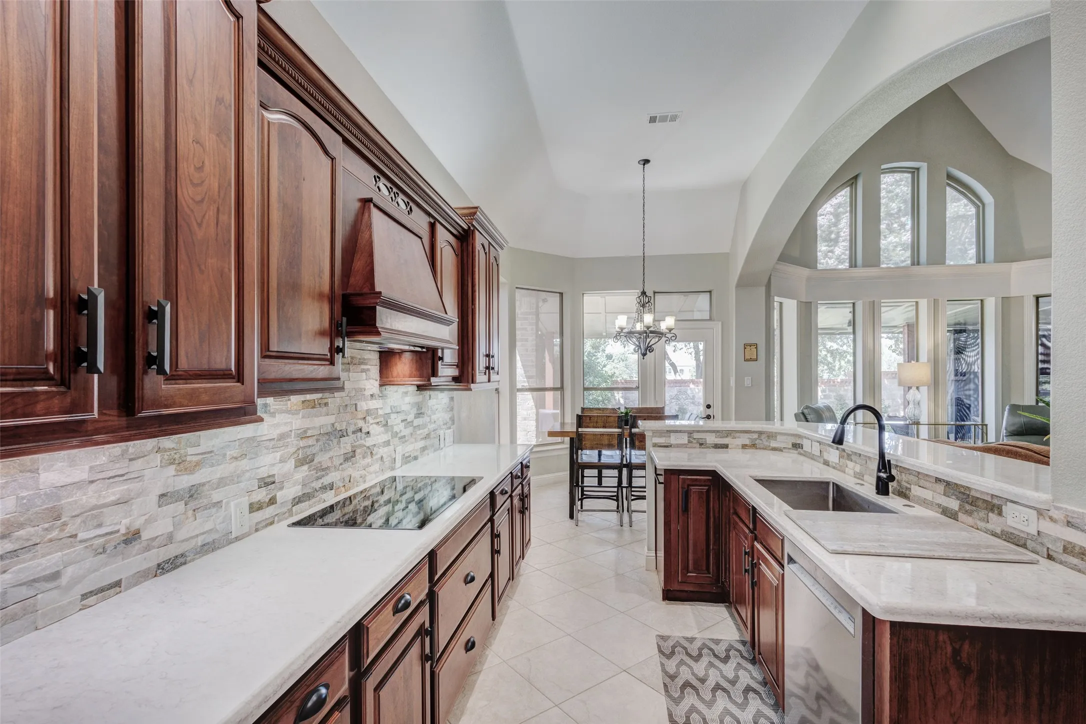 Single Family Residence For Rent in Collin County , 2045 Mason Drive, Frisco, Texas 75034, 3 Bedrooms, 3 Bathrooms, 2 Garage spaces, 3,091 Sqft, built in 2003, Price $5,000, mls#21280308, Real Estate Agent in Frisco, Homes For Rent in Collin county, Homes For Rent in Frisco, Realtor in Frisco Texas, Real Estate Brokerage Independent Realty Texas, Luminita Cordes Realtor