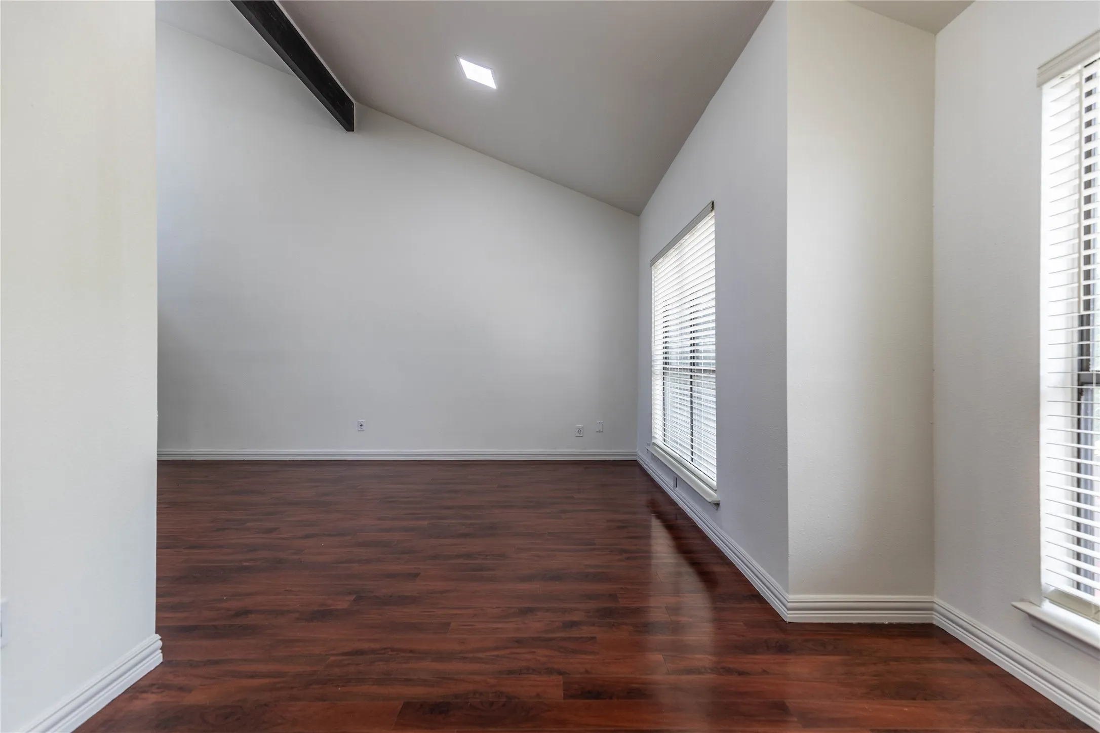 Condominium For Sale in Dallas County , 7031 Holly Hill Drive 10, Dallas, Texas 75231, 2 Bedroom, 2 Bathroom, 2 Garage spaces, 1,225 Sqft, built in 1979, mls#21280311, Real Estate Agent in Dallas, Homes For Sale in Dallas county, Homes For Sale in Dallas, Realtor in Dallas Texas, Real Estate Brokerage Independent Realty Texas, Luminita Cordes Realtor