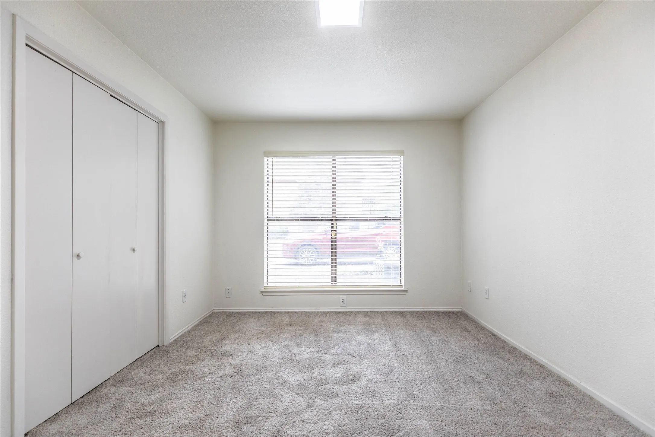 Condominium For Sale in Dallas County , 7031 Holly Hill Drive 10, Dallas, Texas 75231, 2 Bedroom, 2 Bathroom, 2 Garage spaces, 1,225 Sqft, built in 1979, mls#21280311, Real Estate Agent in Dallas, Homes For Sale in Dallas county, Homes For Sale in Dallas, Realtor in Dallas Texas, Real Estate Brokerage Independent Realty Texas, Luminita Cordes Realtor