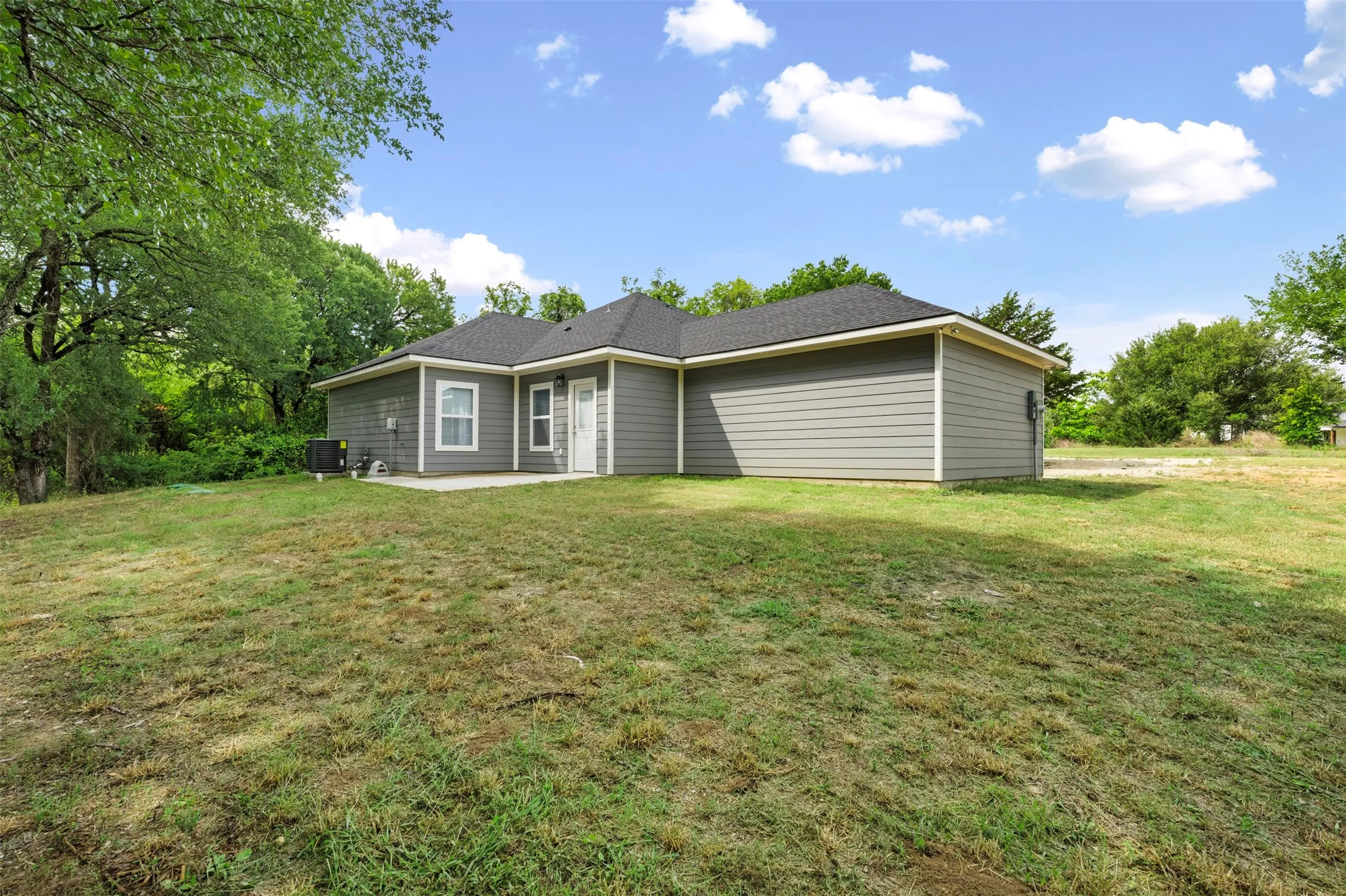 Single Family Residence For Sale in Navarro County , 851 SE County Road 3048d, Corsicana, Texas 75109, 4 Bedroom, 2 Bathroom, 2 Garage spaces, 1,576 Sqft, built in 2025, mls#21268978, Real Estate Agent in Corsicana, Homes For Sale in Navarro county, Homes For Sale in Corsicana, Realtor in Corsicana Texas, Real Estate Brokerage Independent Realty Texas, Luminita Cordes Realtor