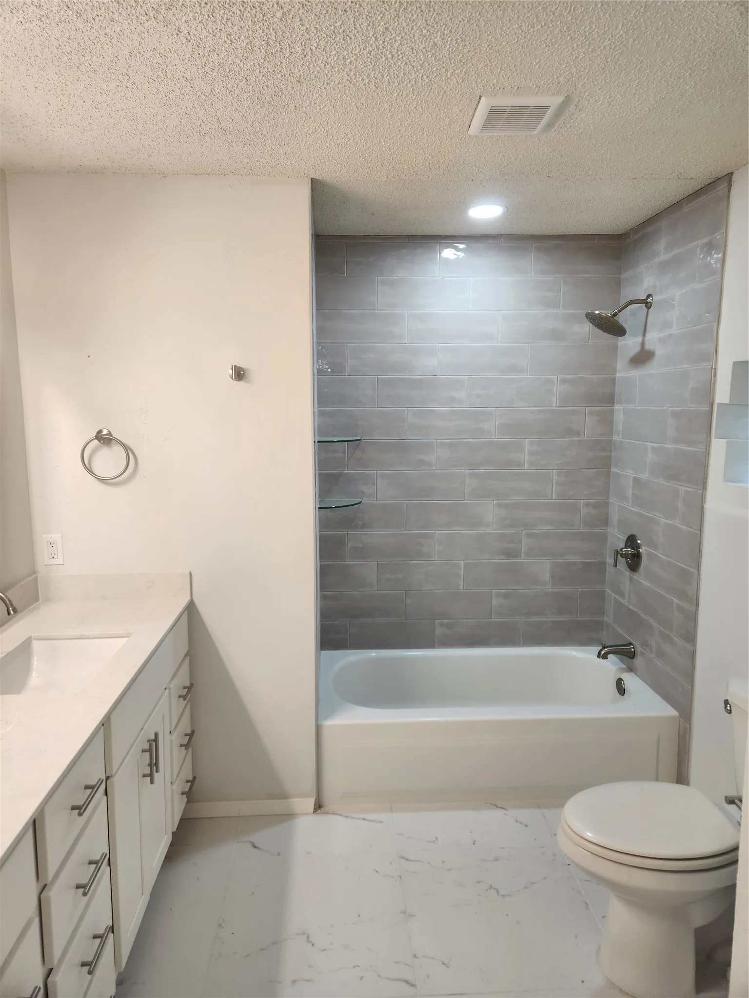 Single Family Residence For Sale in Dallas County , 1838 Oak Hill Circle, Dallas, Texas 75217, 3 Bedroom, 2 Bathroom, 2 Garage spaces, 1,771 Sqft, built in 1963, mls#21280323, Real Estate Agent in Dallas, Homes For Sale in Dallas county, Homes For Sale in Dallas, Realtor in Dallas Texas, Real Estate Brokerage Independent Realty Texas, Luminita Cordes Realtor