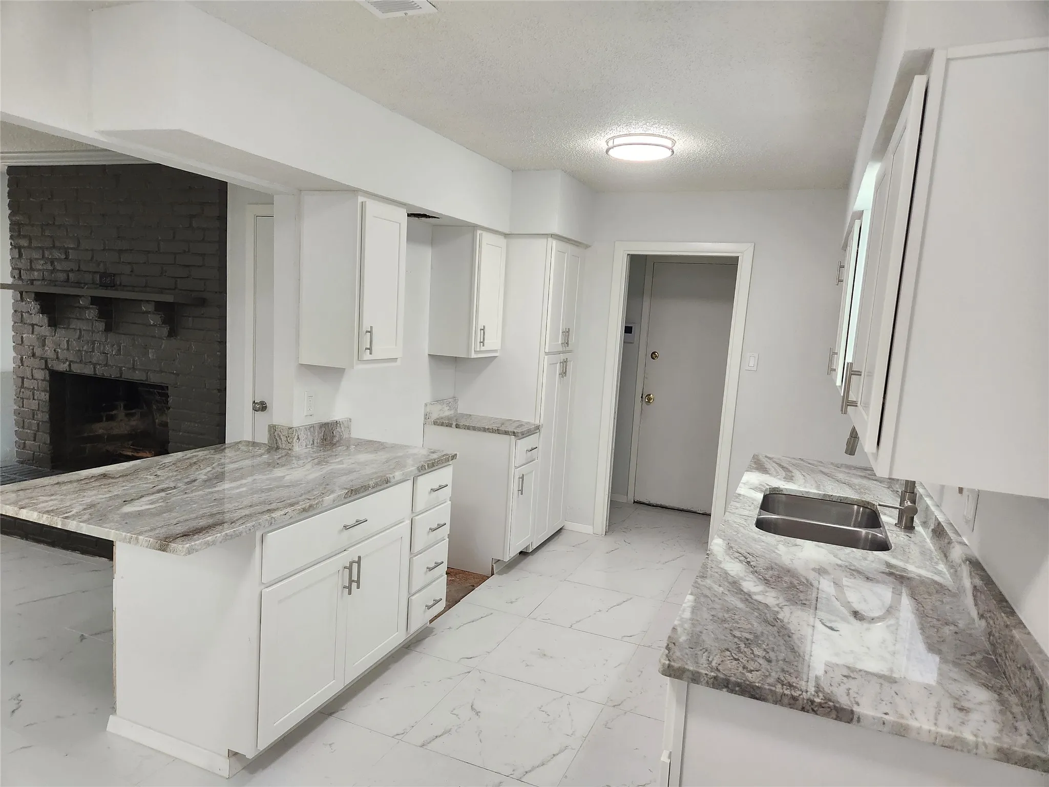 Single Family Residence For Sale in Dallas County , 1838 Oak Hill Circle, Dallas, Texas 75217, 3 Bedroom, 2 Bathroom, 2 Garage spaces, 1,771 Sqft, built in 1963, mls#21280323, Real Estate Agent in Dallas, Homes For Sale in Dallas county, Homes For Sale in Dallas, Realtor in Dallas Texas, Real Estate Brokerage Independent Realty Texas, Luminita Cordes Realtor