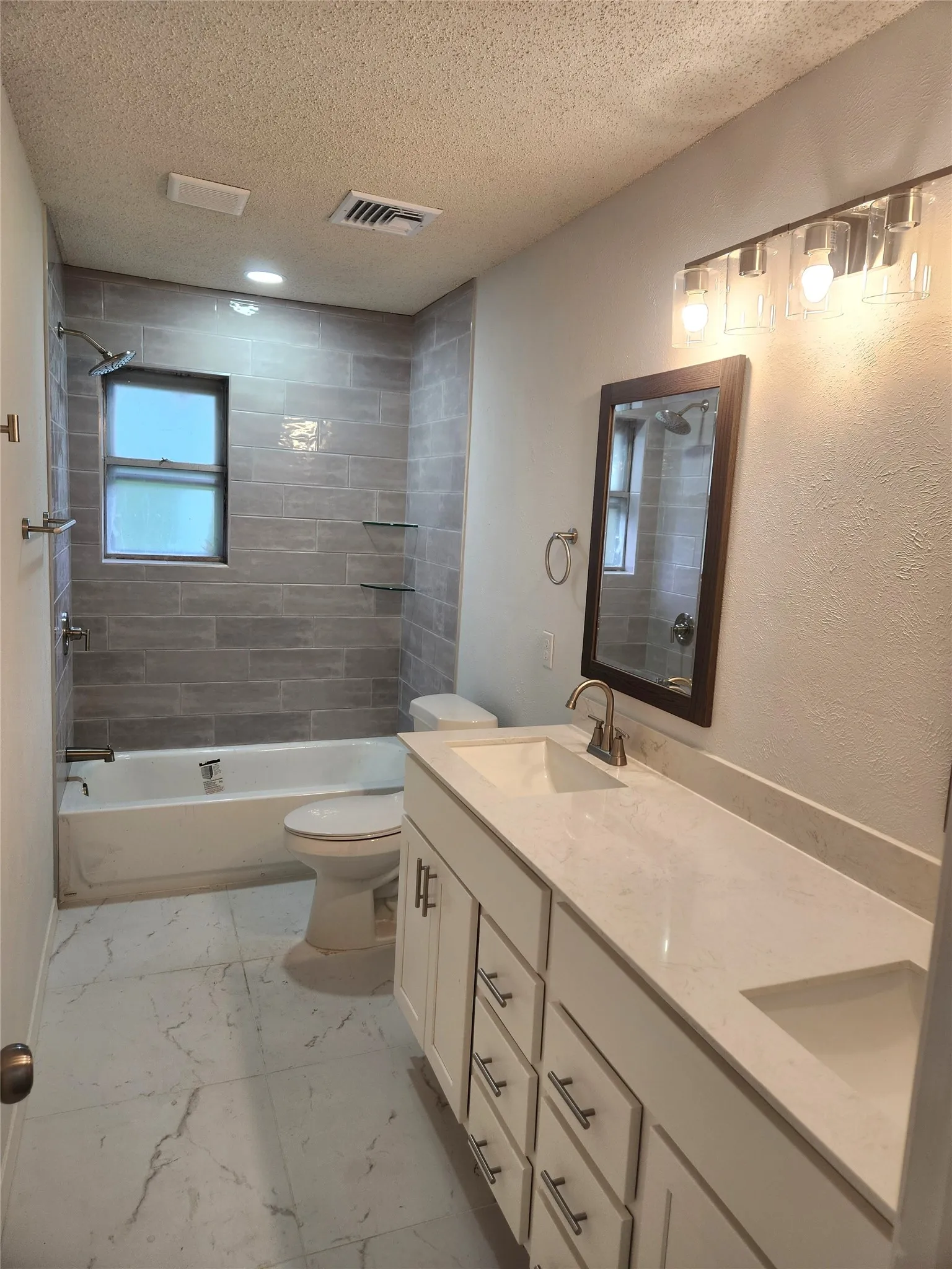 Single Family Residence For Sale in Dallas County , 1838 Oak Hill Circle, Dallas, Texas 75217, 3 Bedroom, 2 Bathroom, 2 Garage spaces, 1,771 Sqft, built in 1963, mls#21280323, Real Estate Agent in Dallas, Homes For Sale in Dallas county, Homes For Sale in Dallas, Realtor in Dallas Texas, Real Estate Brokerage Independent Realty Texas, Luminita Cordes Realtor