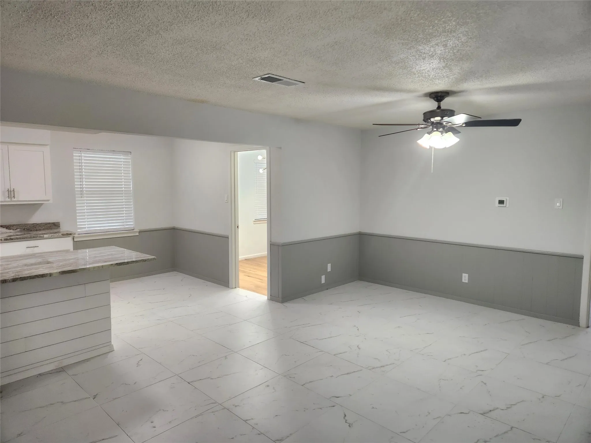 Single Family Residence For Sale in Dallas County , 1838 Oak Hill Circle, Dallas, Texas 75217, 3 Bedroom, 2 Bathroom, 2 Garage spaces, 1,771 Sqft, built in 1963, mls#21280323, Real Estate Agent in Dallas, Homes For Sale in Dallas county, Homes For Sale in Dallas, Realtor in Dallas Texas, Real Estate Brokerage Independent Realty Texas, Luminita Cordes Realtor