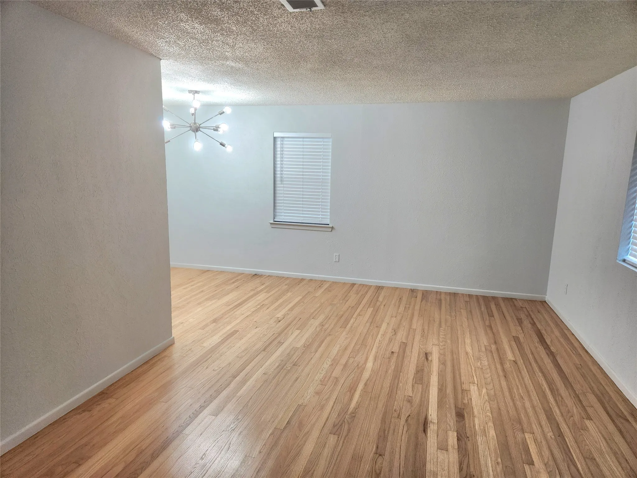 Single Family Residence For Sale in Dallas County , 1838 Oak Hill Circle, Dallas, Texas 75217, 3 Bedroom, 2 Bathroom, 2 Garage spaces, 1,771 Sqft, built in 1963, mls#21280323, Real Estate Agent in Dallas, Homes For Sale in Dallas county, Homes For Sale in Dallas, Realtor in Dallas Texas, Real Estate Brokerage Independent Realty Texas, Luminita Cordes Realtor