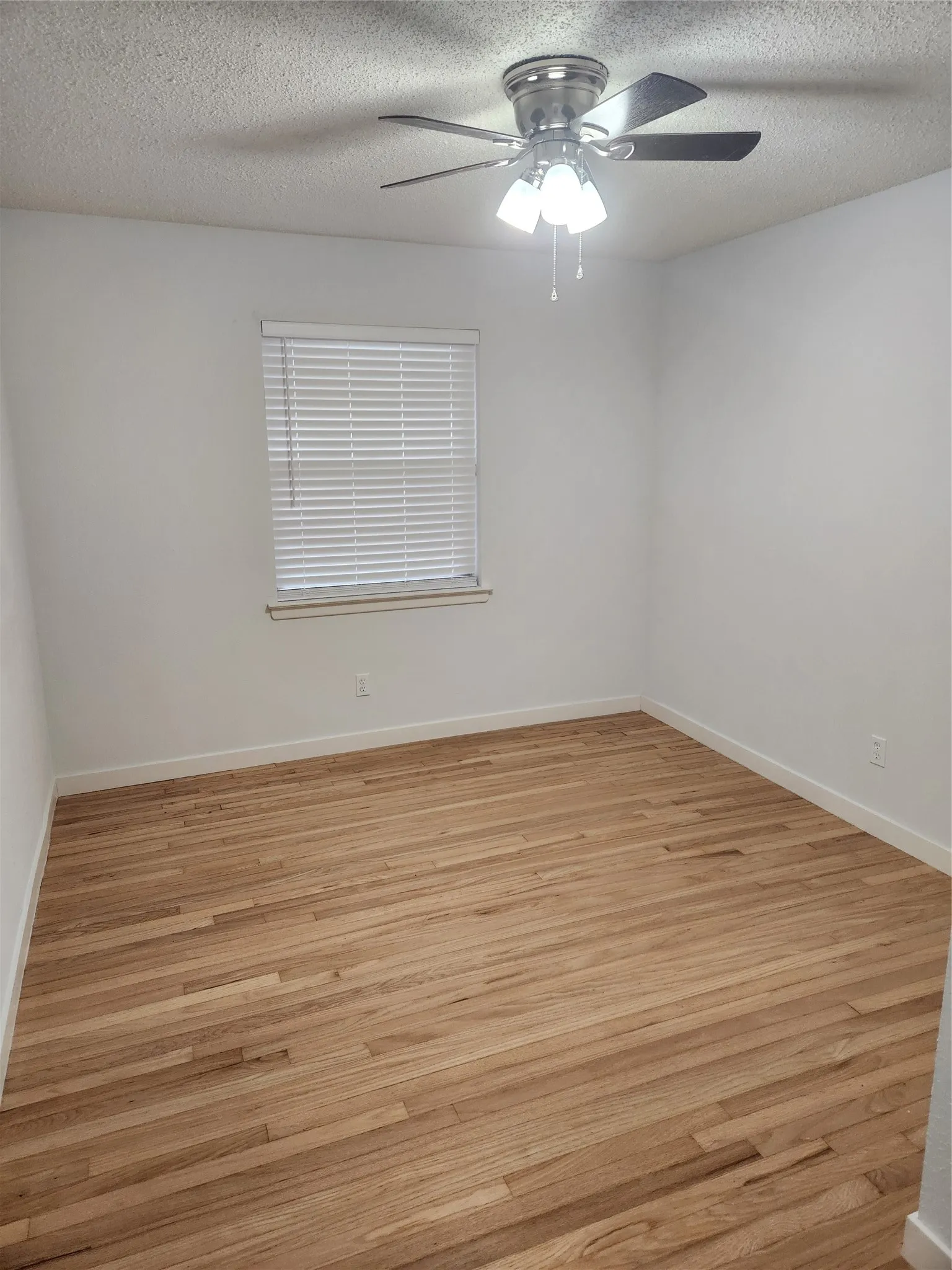 Single Family Residence For Sale in Dallas County , 1838 Oak Hill Circle, Dallas, Texas 75217, 3 Bedroom, 2 Bathroom, 2 Garage spaces, 1,771 Sqft, built in 1963, mls#21280323, Real Estate Agent in Dallas, Homes For Sale in Dallas county, Homes For Sale in Dallas, Realtor in Dallas Texas, Real Estate Brokerage Independent Realty Texas, Luminita Cordes Realtor