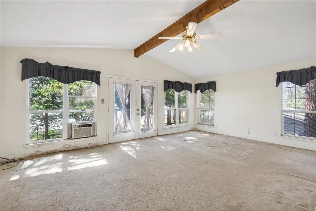 Single Family Residence For Sale in Henderson County , 211 Rosemary Drive, Trinidad, Texas 75163, 5 Bedrooms, 3 Bathrooms, 2 Garage spaces, 2,442 Sqft, built in 1976, Price $549,900, mls#21280354, Real Estate Agent in Trinidad, Homes For Sale in Henderson county, Homes For Sale in Trinidad, Realtor in Trinidad Texas, Real Estate Brokerage Independent Realty Texas, Luminita Cordes Realtor