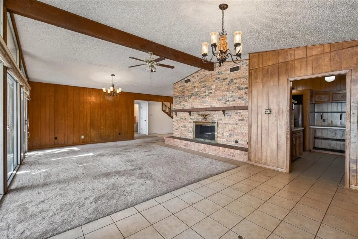 Single Family Residence For Sale in Henderson County , 211 Rosemary Drive, Trinidad, Texas 75163, 5 Bedrooms, 3 Bathrooms, 2 Garage spaces, 2,442 Sqft, built in 1976, Price $549,900, mls#21280354, Real Estate Agent in Trinidad, Homes For Sale in Henderson county, Homes For Sale in Trinidad, Realtor in Trinidad Texas, Real Estate Brokerage Independent Realty Texas, Luminita Cordes Realtor