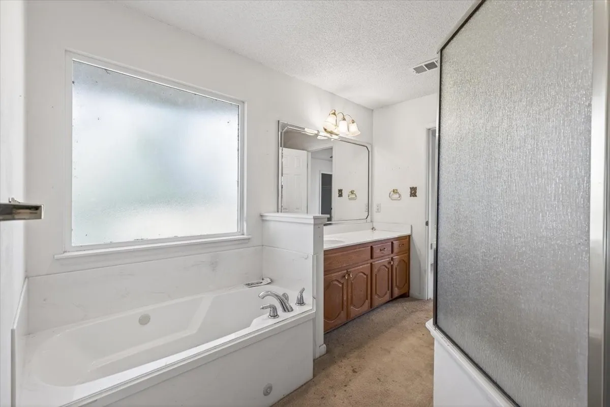 Single Family Residence For Sale in Henderson County , 211 Rosemary Drive, Trinidad, Texas 75163, 5 Bedrooms, 3 Bathrooms, 2 Garage spaces, 2,442 Sqft, built in 1976, Price $549,900, mls#21280354, Real Estate Agent in Trinidad, Homes For Sale in Henderson county, Homes For Sale in Trinidad, Realtor in Trinidad Texas, Real Estate Brokerage Independent Realty Texas, Luminita Cordes Realtor