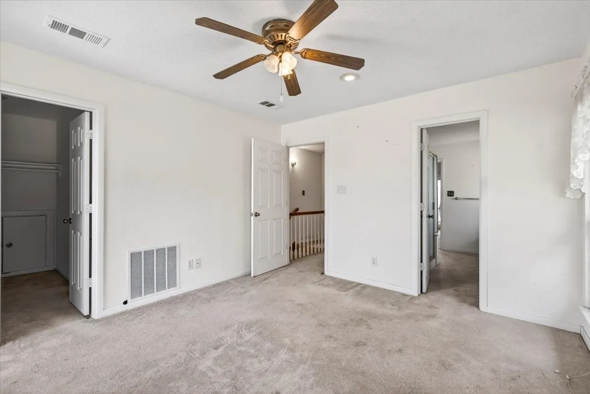 Single Family Residence For Sale in Henderson County , 211 Rosemary Drive, Trinidad, Texas 75163, 5 Bedrooms, 3 Bathrooms, 2 Garage spaces, 2,442 Sqft, built in 1976, Price $549,900, mls#21280354, Real Estate Agent in Trinidad, Homes For Sale in Henderson county, Homes For Sale in Trinidad, Realtor in Trinidad Texas, Real Estate Brokerage Independent Realty Texas, Luminita Cordes Realtor