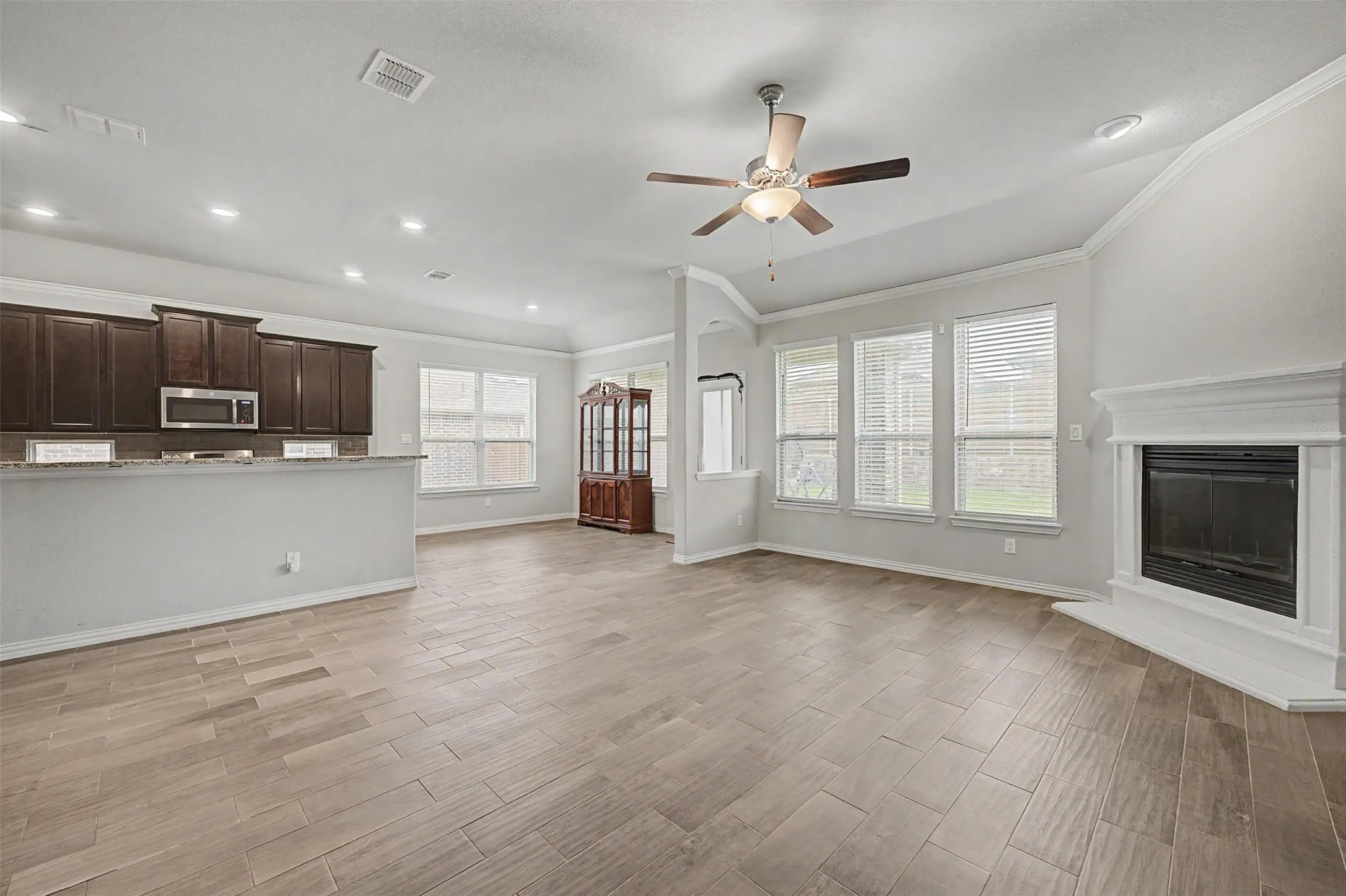 Single Family Residence For Sale in Rockwall County , 420 Attlee Drive, Fate, Texas 75189, 4 Bedroom, 4 Bathroom, 2 Garage spaces, 2,826 Sqft, built in 2019, mls#21279790, Real Estate Agent in Fate, Homes For Sale in Rockwall county, Homes For Sale in Fate, Realtor in Fate Texas, Real Estate Brokerage Independent Realty Texas, Luminita Cordes Realtor