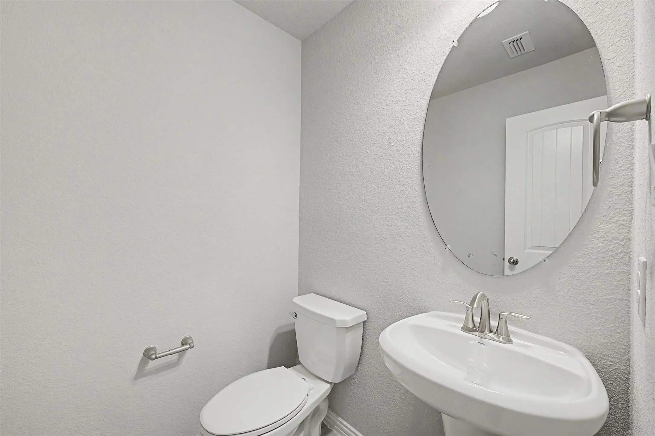 Single Family Residence For Sale in Rockwall County , 420 Attlee Drive, Fate, Texas 75189, 4 Bedroom, 4 Bathroom, 2 Garage spaces, 2,826 Sqft, built in 2019, mls#21279790, Real Estate Agent in Fate, Homes For Sale in Rockwall county, Homes For Sale in Fate, Realtor in Fate Texas, Real Estate Brokerage Independent Realty Texas, Luminita Cordes Realtor