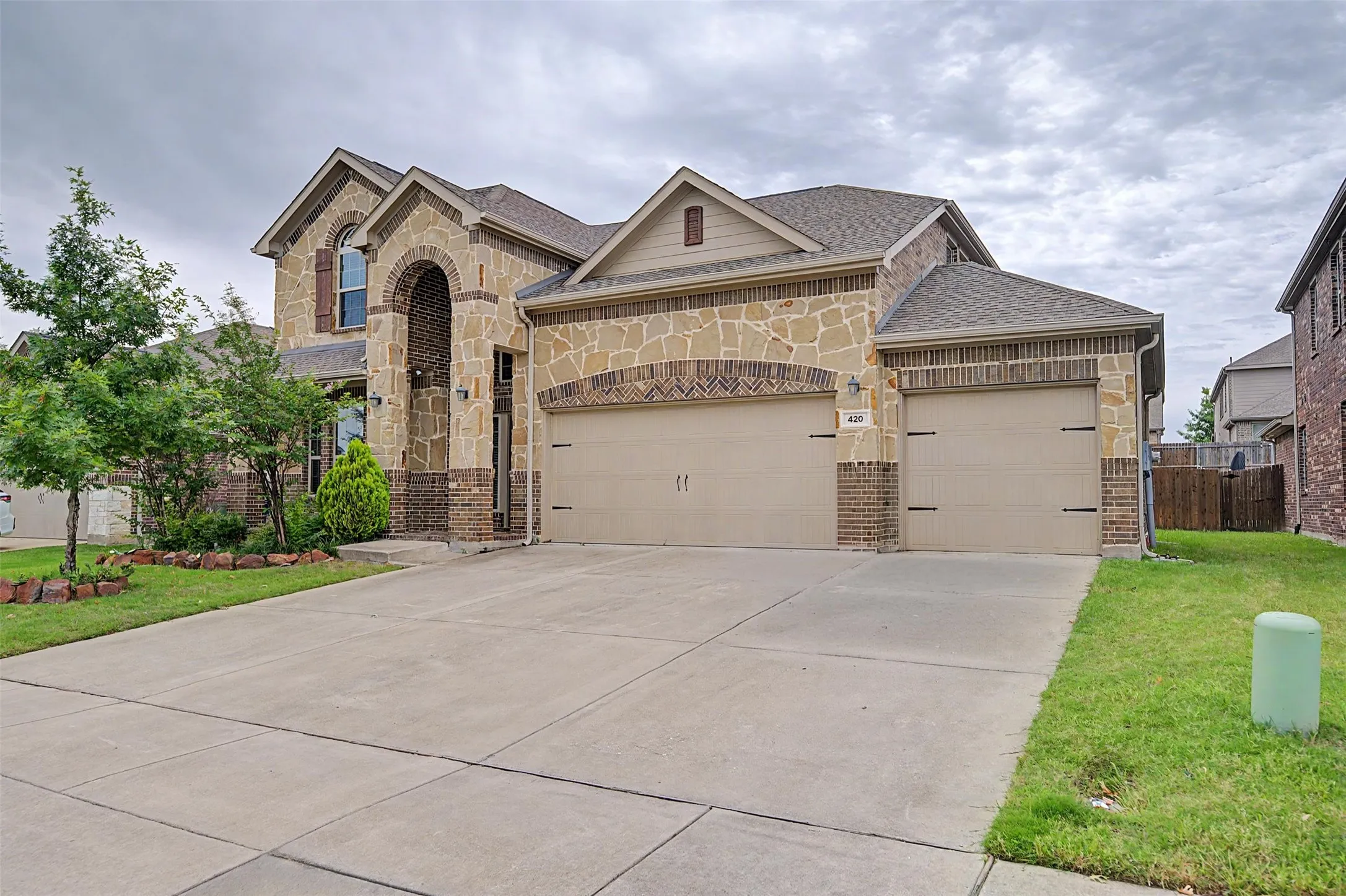 Single Family Residence For Sale in Rockwall County , 420 Attlee Drive, Fate, Texas 75189, 4 Bedroom, 4 Bathroom, 2 Garage spaces, 2,826 Sqft, built in 2019, mls#21279790, Real Estate Agent in Fate, Homes For Sale in Rockwall county, Homes For Sale in Fate, Realtor in Fate Texas, Real Estate Brokerage Independent Realty Texas, Luminita Cordes Realtor