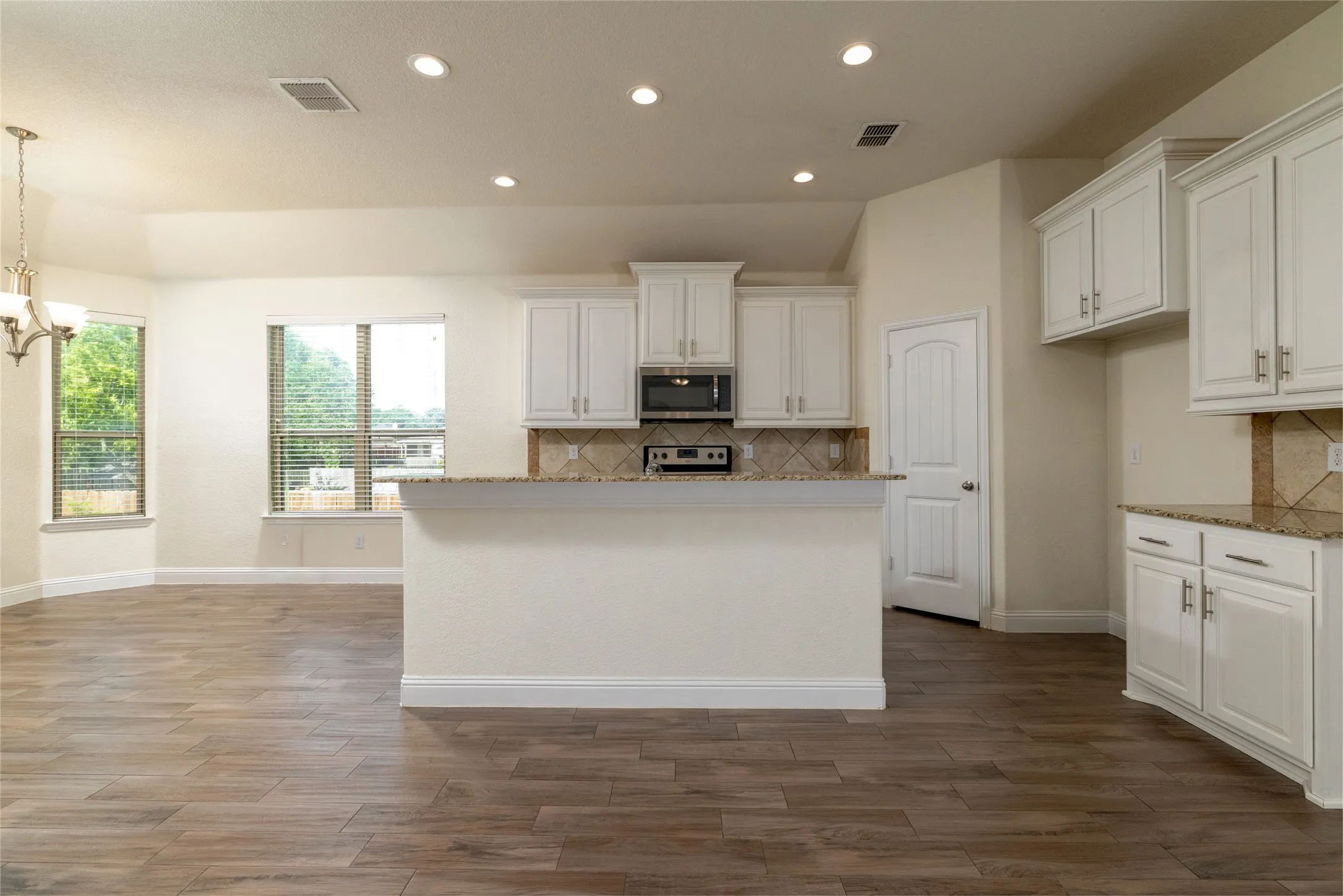 Single Family Residence For Sale in Tarrant County , 3716 Jazmine Drive, Forest Hill, Texas 76140, 3 Bedrooms, 2 Bathrooms, 2 Garage spaces, 1,847 Sqft, built in 2018, Price $299,950, mls#21279920, Real Estate Agent in Forest Hill, Homes For Sale in Tarrant county, Homes For Sale in Forest Hill, Realtor in Forest Hill Texas, Real Estate Brokerage Independent Realty Texas, Luminita Cordes Realtor