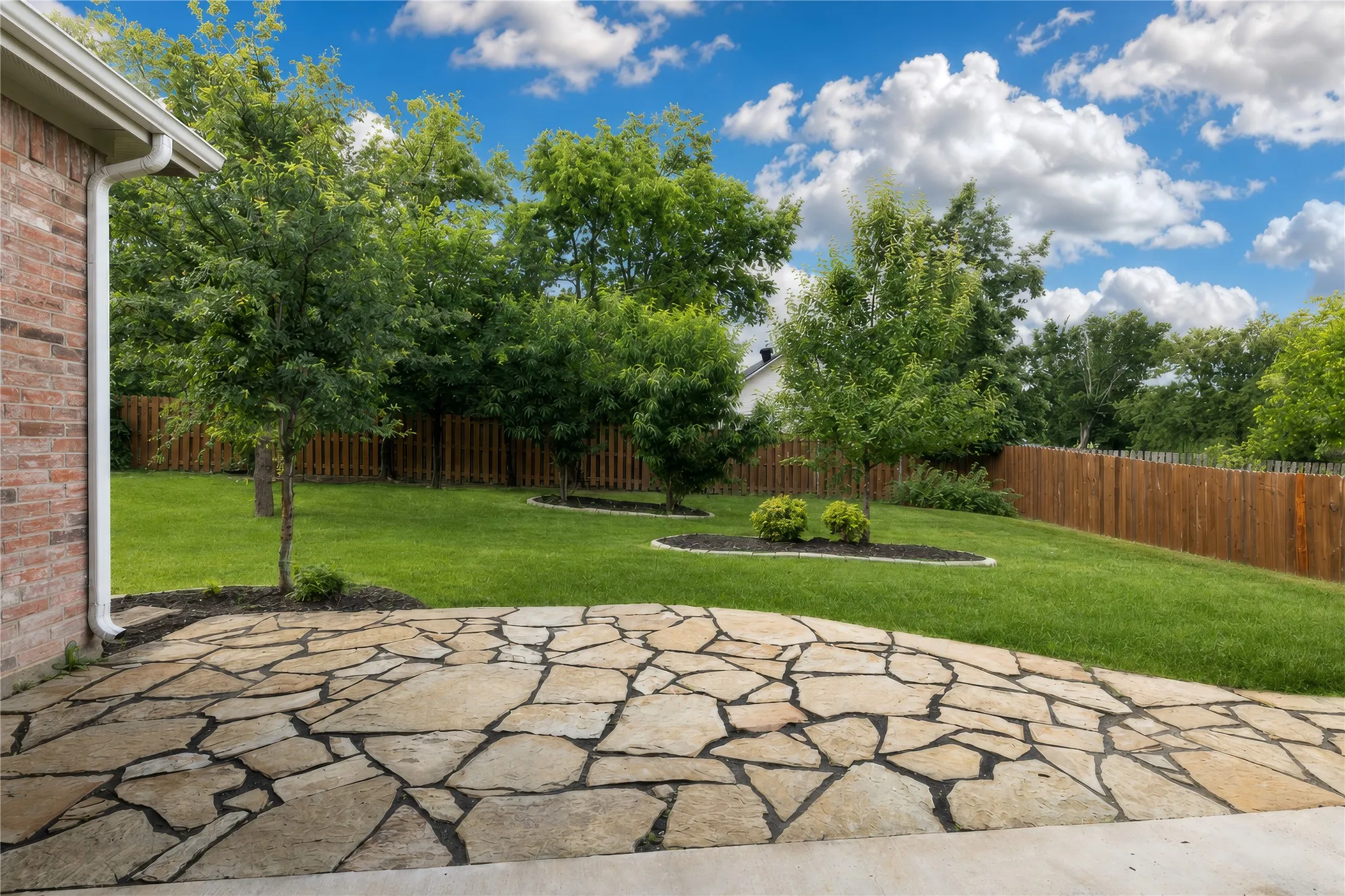 Single Family Residence For Sale in Tarrant County , 3716 Jazmine Drive, Forest Hill, Texas 76140, 3 Bedrooms, 2 Bathrooms, 2 Garage spaces, 1,847 Sqft, built in 2018, Price $299,950, mls#21279920, Real Estate Agent in Forest Hill, Homes For Sale in Tarrant county, Homes For Sale in Forest Hill, Realtor in Forest Hill Texas, Real Estate Brokerage Independent Realty Texas, Luminita Cordes Realtor