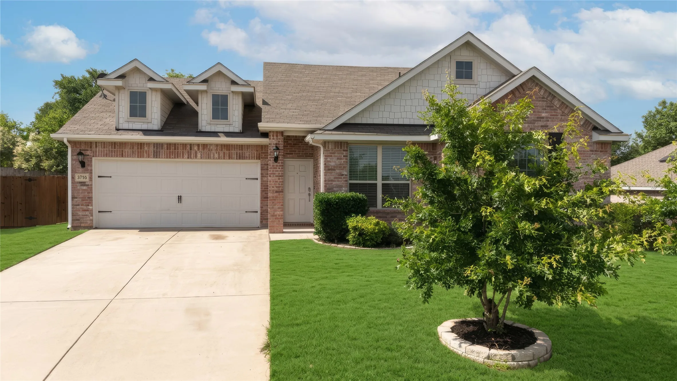Single Family Residence For Sale in Tarrant County , 3716 Jazmine Drive, Forest Hill, Texas 76140, 3 Bedrooms, 2 Bathrooms, 2 Garage spaces, 1,847 Sqft, built in 2018, Price $299,950, mls#21279920, Real Estate Agent in Forest Hill, Homes For Sale in Tarrant county, Homes For Sale in Forest Hill, Realtor in Forest Hill Texas, Real Estate Brokerage Independent Realty Texas, Luminita Cordes Realtor