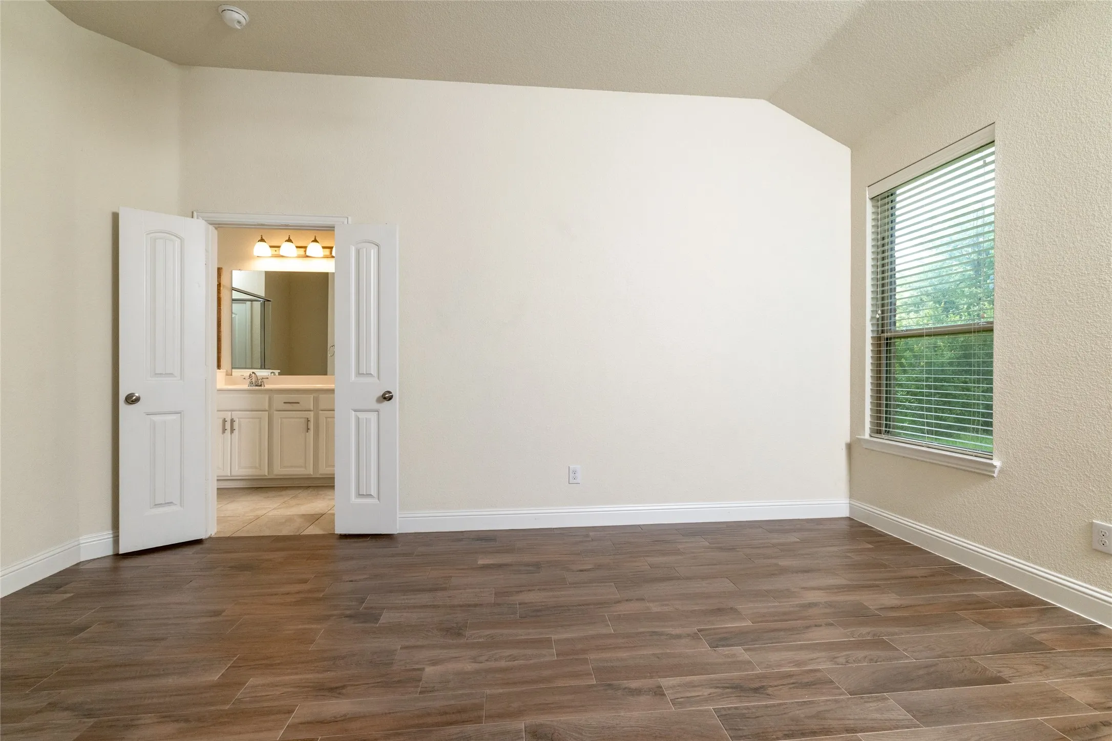 Single Family Residence For Sale in Tarrant County , 3716 Jazmine Drive, Forest Hill, Texas 76140, 3 Bedrooms, 2 Bathrooms, 2 Garage spaces, 1,847 Sqft, built in 2018, Price $299,950, mls#21279920, Real Estate Agent in Forest Hill, Homes For Sale in Tarrant county, Homes For Sale in Forest Hill, Realtor in Forest Hill Texas, Real Estate Brokerage Independent Realty Texas, Luminita Cordes Realtor