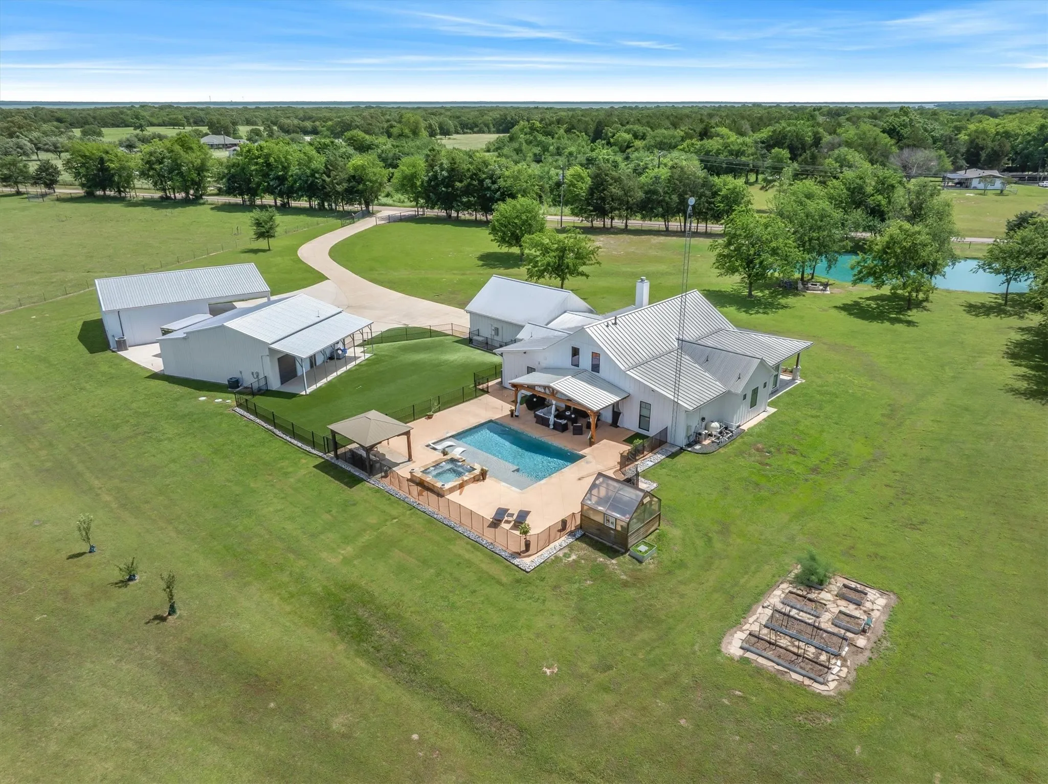 Single Family Residence For Sale in Van Zandt County , 185 Vz County Road 3818, Wills Point, Texas 75169, 4 Bedroom, 2 Bathroom, 2 Garage spaces, 2,530 Sqft, built in 2020, mls#21279718, Real Estate Agent in Wills Point, Homes For Sale in Van Zandt county, Homes For Sale in Wills Point, Realtor in Wills Point Texas, Real Estate Brokerage Independent Realty Texas, Luminita Cordes Realtor