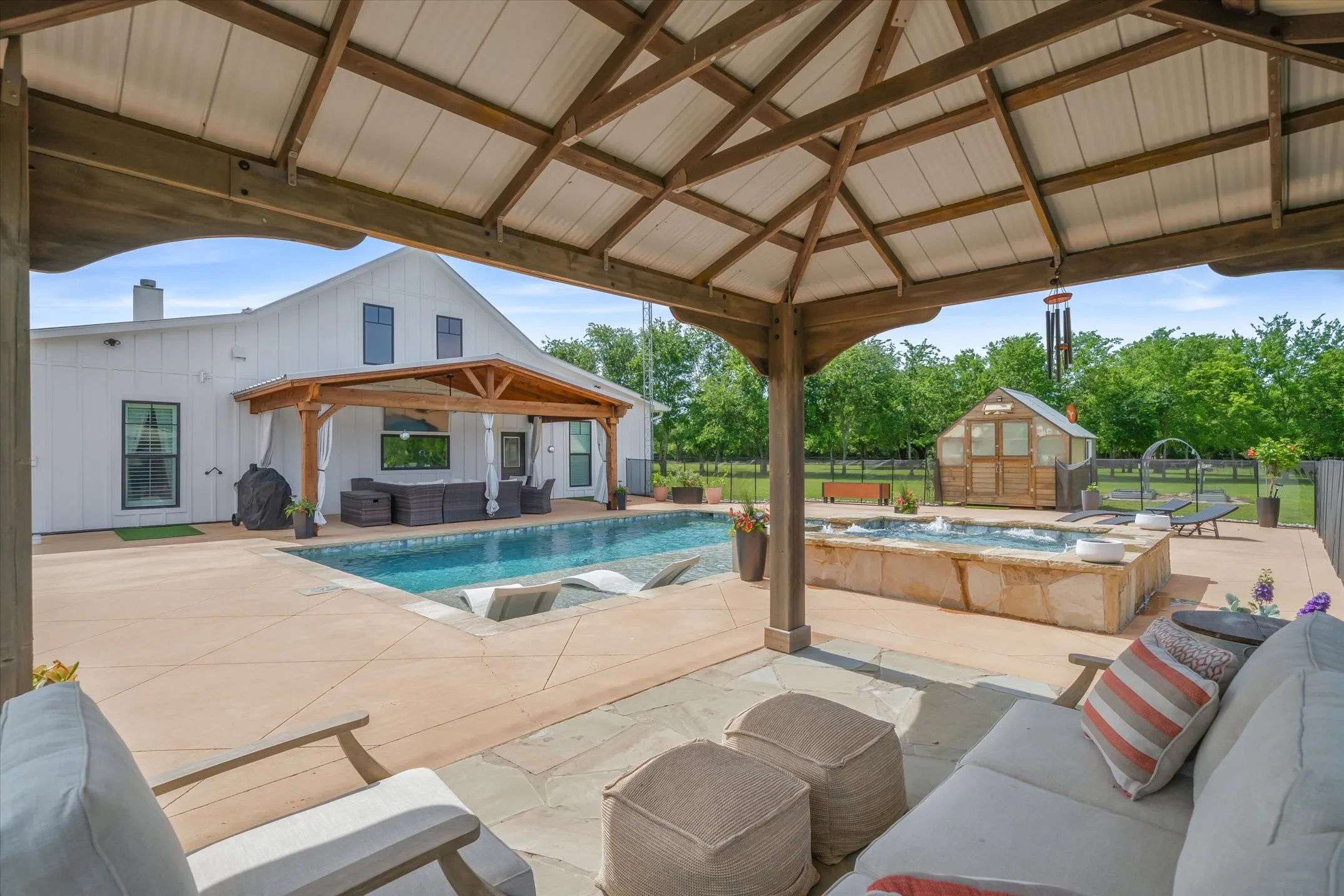 Single Family Residence For Sale in Van Zandt County , 185 Vz County Road 3818, Wills Point, Texas 75169, 4 Bedroom, 2 Bathroom, 2 Garage spaces, 2,530 Sqft, built in 2020, mls#21279718, Real Estate Agent in Wills Point, Homes For Sale in Van Zandt county, Homes For Sale in Wills Point, Realtor in Wills Point Texas, Real Estate Brokerage Independent Realty Texas, Luminita Cordes Realtor