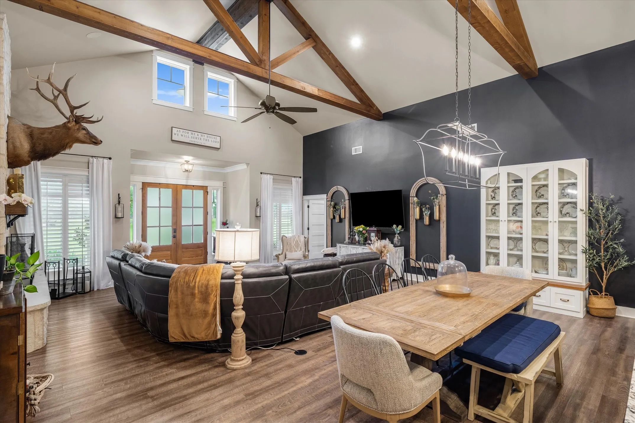 Single Family Residence For Sale in Van Zandt County , 185 Vz County Road 3818, Wills Point, Texas 75169, 4 Bedroom, 2 Bathroom, 2 Garage spaces, 2,530 Sqft, built in 2020, mls#21279718, Real Estate Agent in Wills Point, Homes For Sale in Van Zandt county, Homes For Sale in Wills Point, Realtor in Wills Point Texas, Real Estate Brokerage Independent Realty Texas, Luminita Cordes Realtor