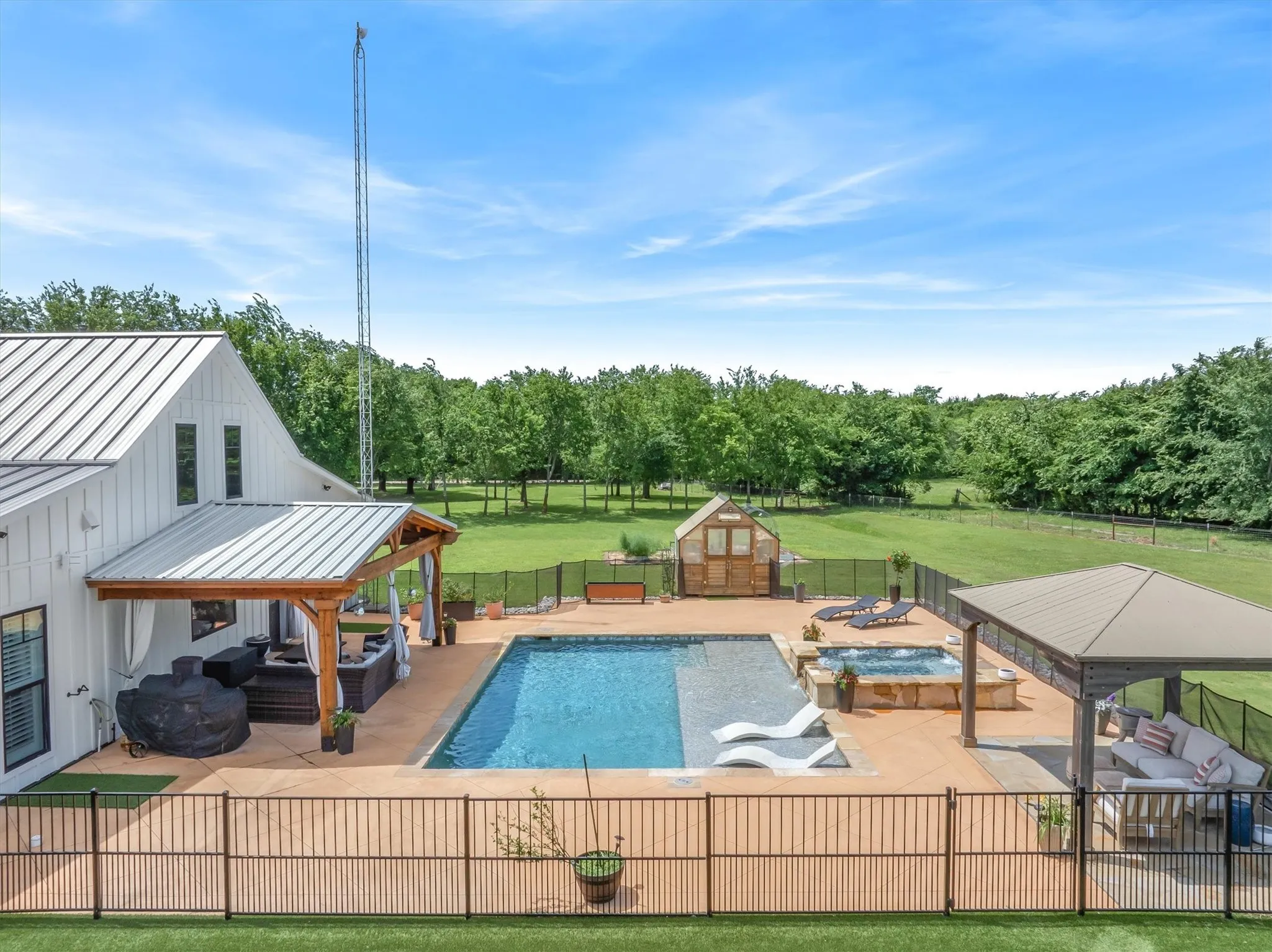 Single Family Residence For Sale in Van Zandt County , 185 Vz County Road 3818, Wills Point, Texas 75169, 4 Bedroom, 2 Bathroom, 2 Garage spaces, 2,530 Sqft, built in 2020, mls#21279718, Real Estate Agent in Wills Point, Homes For Sale in Van Zandt county, Homes For Sale in Wills Point, Realtor in Wills Point Texas, Real Estate Brokerage Independent Realty Texas, Luminita Cordes Realtor