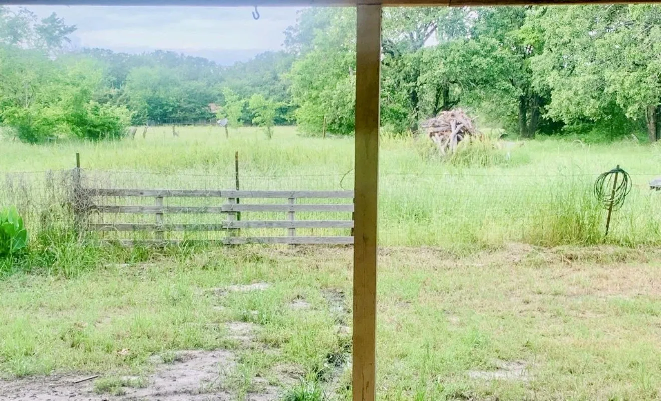 Single Family Residence For Rent in Hunt County , 1708 County Road 3123, Greenville, Texas 75402, 3 Bedroom, 2 Bathroom, Garage spaces, 1,392 Sqft, built in 1965, mls#21280375, Real Estate Agent in Greenville, Homes For Rent in Hunt county, Homes For Rent in Greenville, Realtor in Greenville Texas, Real Estate Brokerage Independent Realty Texas, Luminita Cordes Realtor
