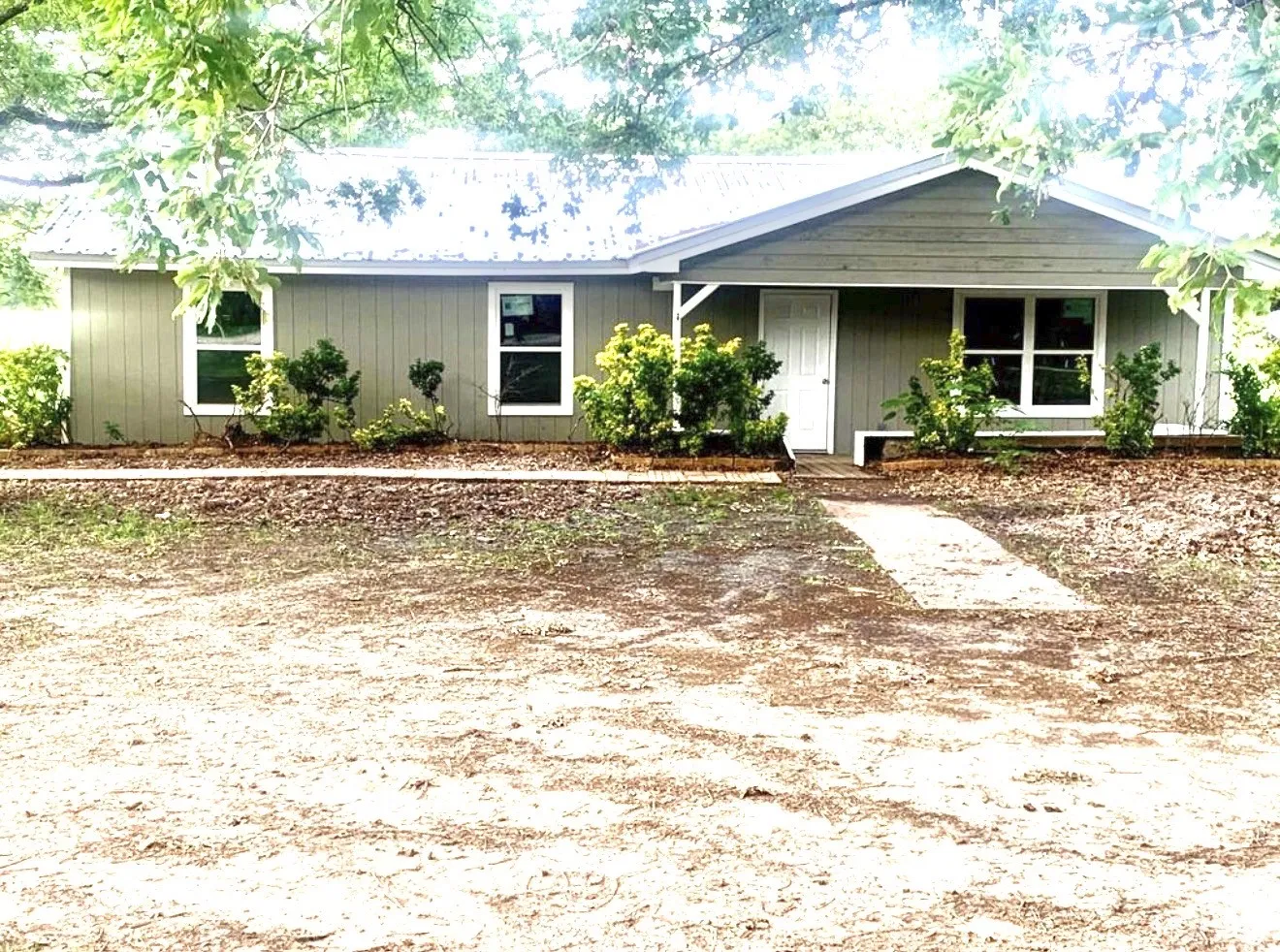 Single Family Residence For Rent in Hunt County , 1708 County Road 3123, Greenville, Texas 75402, 3 Bedroom, 2 Bathroom, Garage spaces, 1,392 Sqft, built in 1965, mls#21280375, Real Estate Agent in Greenville, Homes For Rent in Hunt county, Homes For Rent in Greenville, Realtor in Greenville Texas, Real Estate Brokerage Independent Realty Texas, Luminita Cordes Realtor