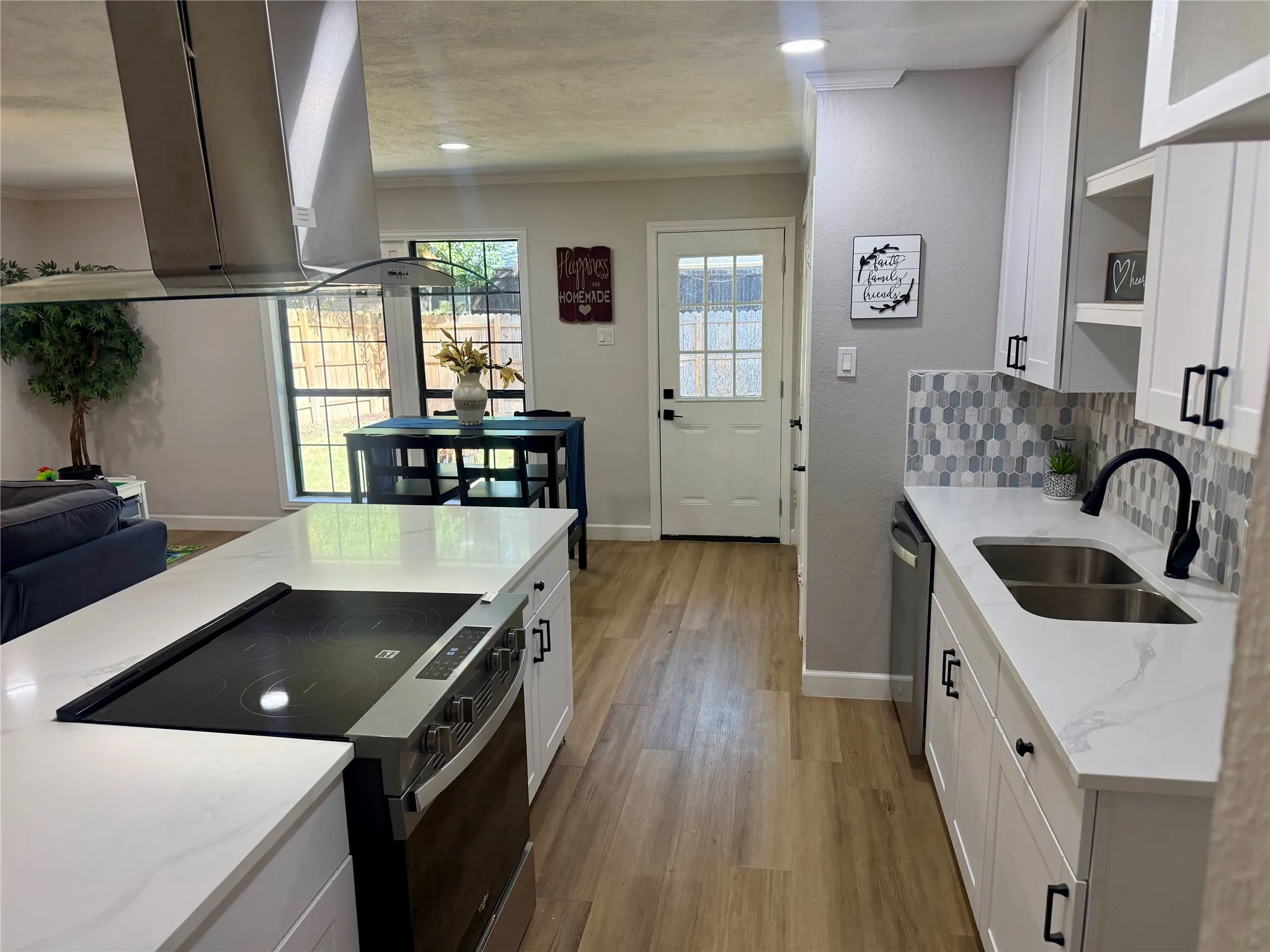 Single Family Residence For Sale in Collin County , 531 Hightrail Drive, Allen, Texas 75002, 3 Bedroom, 2 Bathroom, 1 Garage spaces, 1,259 Sqft, built in 1976, mls#21280376, Real Estate Agent in Allen, Homes For Sale in Collin county, Homes For Sale in Allen, Realtor in Allen Texas, Real Estate Brokerage Independent Realty Texas, Luminita Cordes Realtor