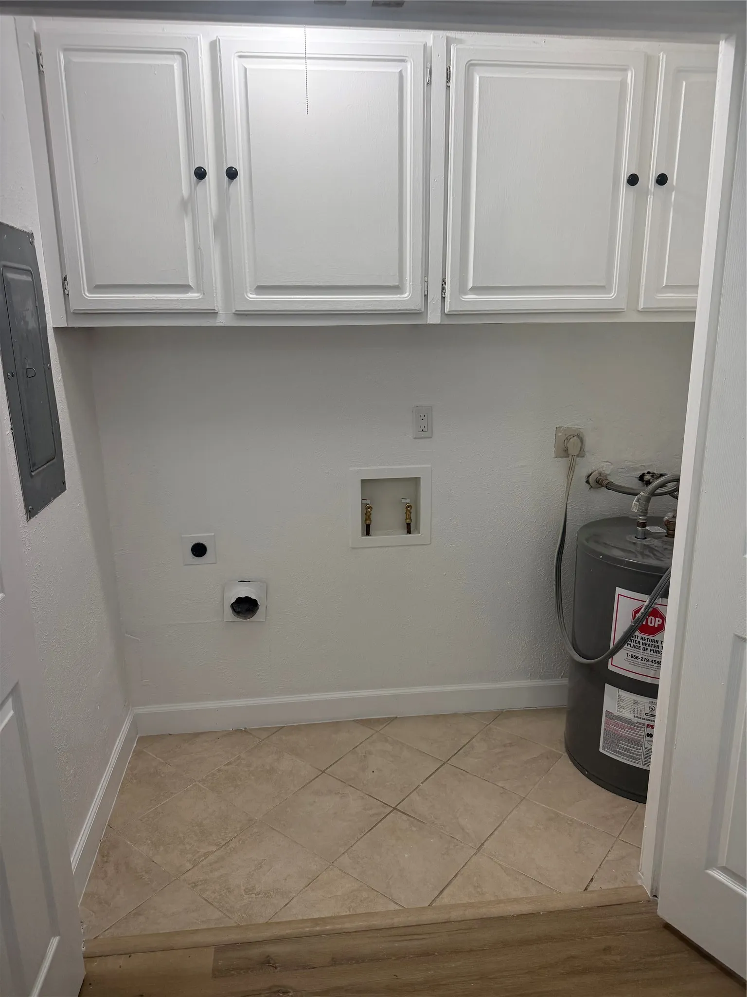 Single Family Residence For Sale in Collin County , 531 Hightrail Drive, Allen, Texas 75002, 3 Bedroom, 2 Bathroom, 1 Garage spaces, 1,259 Sqft, built in 1976, mls#21280376, Real Estate Agent in Allen, Homes For Sale in Collin county, Homes For Sale in Allen, Realtor in Allen Texas, Real Estate Brokerage Independent Realty Texas, Luminita Cordes Realtor
