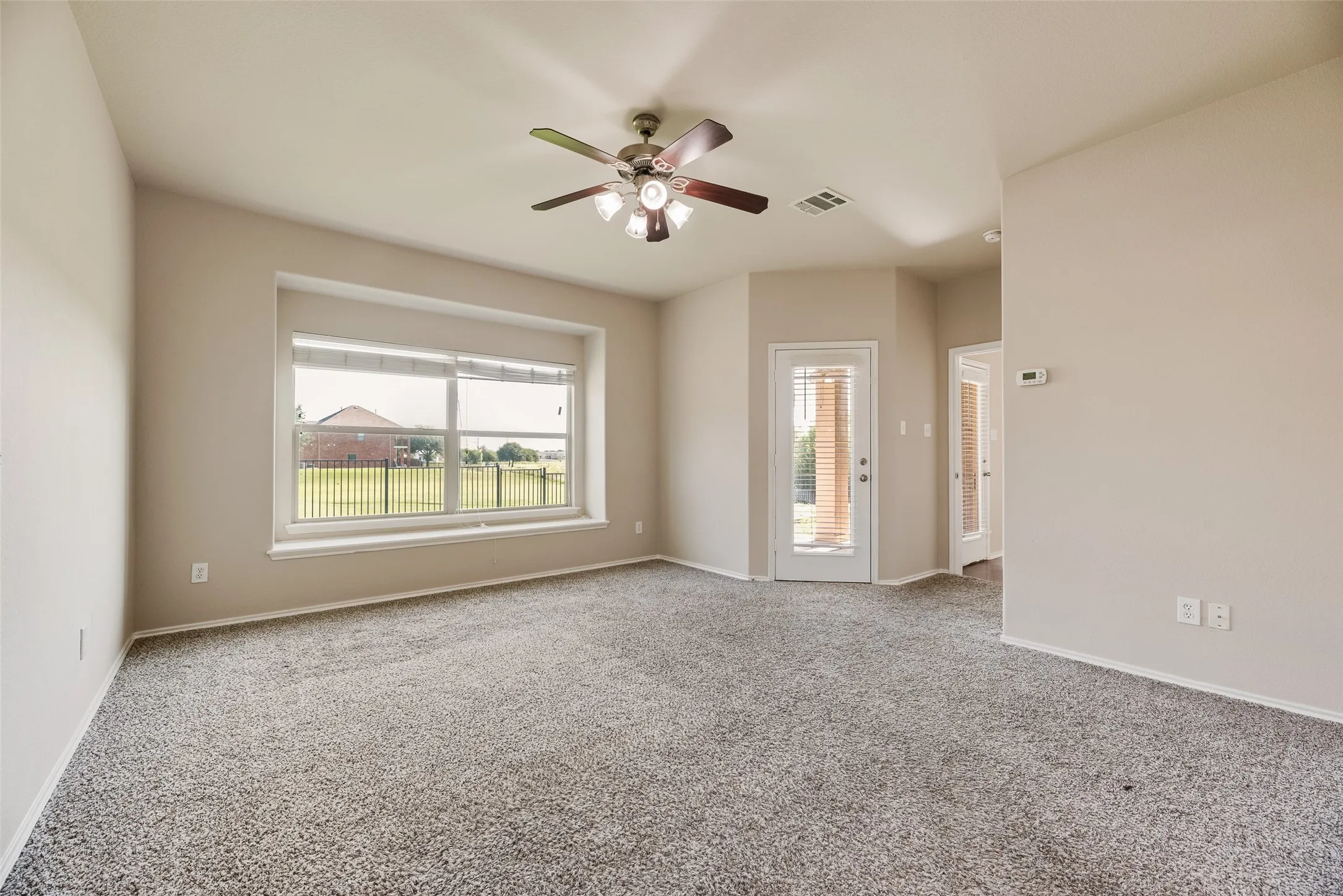 Single Family Residence For Sale in Collin County , 9600 Mystic Dunes, Mc Kinney, Texas 75072, 5 Bedroom, 4 Bathroom, 2 Garage spaces, 3,081 Sqft, built in 2009, mls#21280381, Real Estate Agent in Mc Kinney, Homes For Sale in Collin county, Homes For Sale in Mc Kinney, Realtor in Mc Kinney Texas, Real Estate Brokerage Independent Realty Texas, Luminita Cordes Realtor