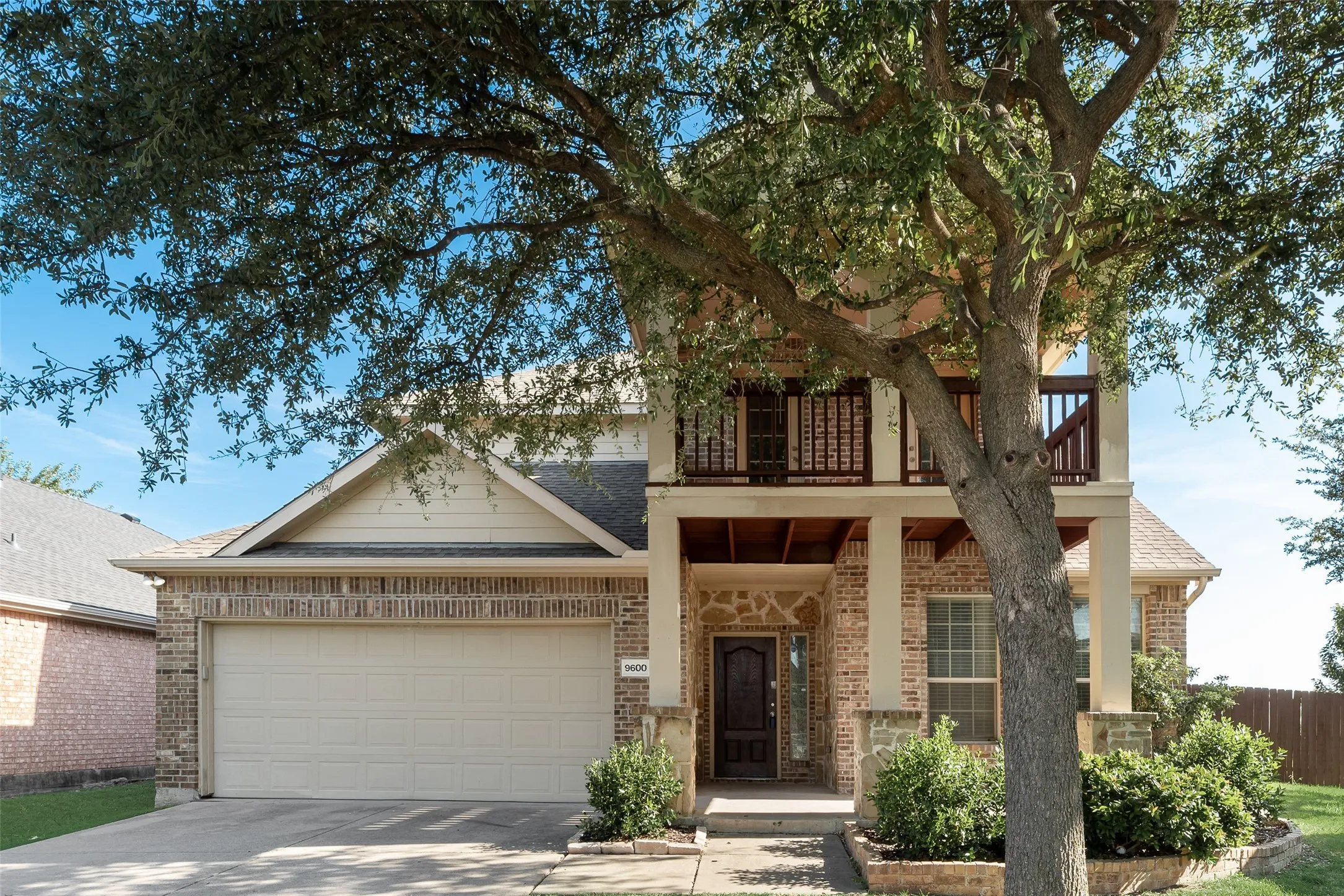 Single Family Residence For Sale in Collin County , 9600 Mystic Dunes, Mc Kinney, Texas 75072, 5 Bedroom, 4 Bathroom, 2 Garage spaces, 3,081 Sqft, built in 2009, mls#21280381, Real Estate Agent in Mc Kinney, Homes For Sale in Collin county, Homes For Sale in Mc Kinney, Realtor in Mc Kinney Texas, Real Estate Brokerage Independent Realty Texas, Luminita Cordes Realtor