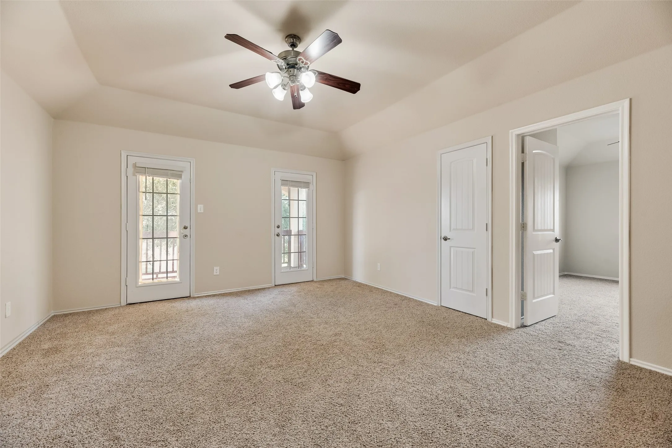 Single Family Residence For Sale in Collin County , 9600 Mystic Dunes, Mc Kinney, Texas 75072, 5 Bedroom, 4 Bathroom, 2 Garage spaces, 3,081 Sqft, built in 2009, mls#21280381, Real Estate Agent in Mc Kinney, Homes For Sale in Collin county, Homes For Sale in Mc Kinney, Realtor in Mc Kinney Texas, Real Estate Brokerage Independent Realty Texas, Luminita Cordes Realtor