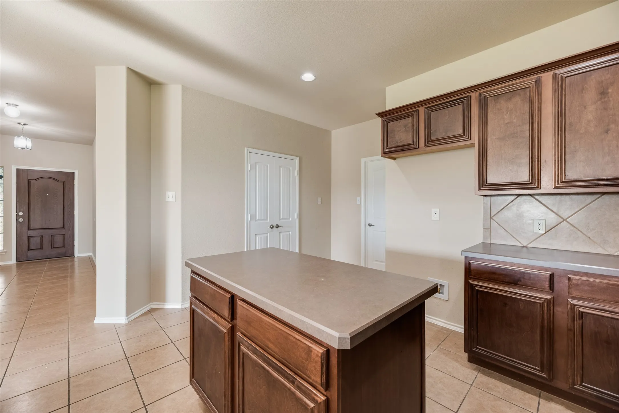 Single Family Residence For Sale in Collin County , 9600 Mystic Dunes, Mc Kinney, Texas 75072, 5 Bedroom, 4 Bathroom, 2 Garage spaces, 3,081 Sqft, built in 2009, mls#21280381, Real Estate Agent in Mc Kinney, Homes For Sale in Collin county, Homes For Sale in Mc Kinney, Realtor in Mc Kinney Texas, Real Estate Brokerage Independent Realty Texas, Luminita Cordes Realtor