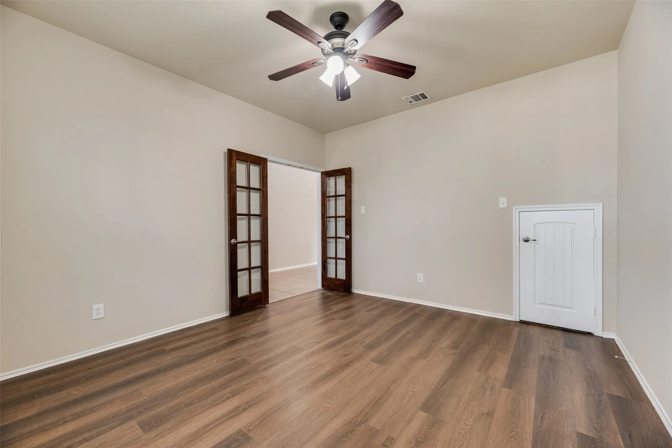 Single Family Residence For Sale in Collin County , 9600 Mystic Dunes, Mc Kinney, Texas 75072, 5 Bedroom, 4 Bathroom, 2 Garage spaces, 3,081 Sqft, built in 2009, mls#21280381, Real Estate Agent in Mc Kinney, Homes For Sale in Collin county, Homes For Sale in Mc Kinney, Realtor in Mc Kinney Texas, Real Estate Brokerage Independent Realty Texas, Luminita Cordes Realtor