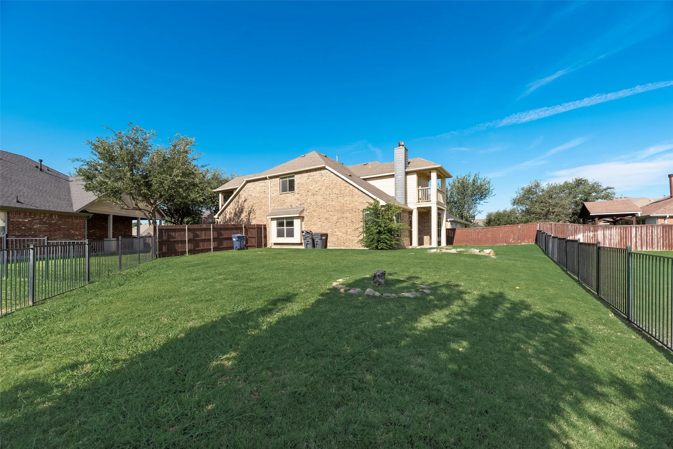 Single Family Residence For Sale in Collin County , 9600 Mystic Dunes, Mc Kinney, Texas 75072, 5 Bedroom, 4 Bathroom, 2 Garage spaces, 3,081 Sqft, built in 2009, mls#21280381, Real Estate Agent in Mc Kinney, Homes For Sale in Collin county, Homes For Sale in Mc Kinney, Realtor in Mc Kinney Texas, Real Estate Brokerage Independent Realty Texas, Luminita Cordes Realtor
