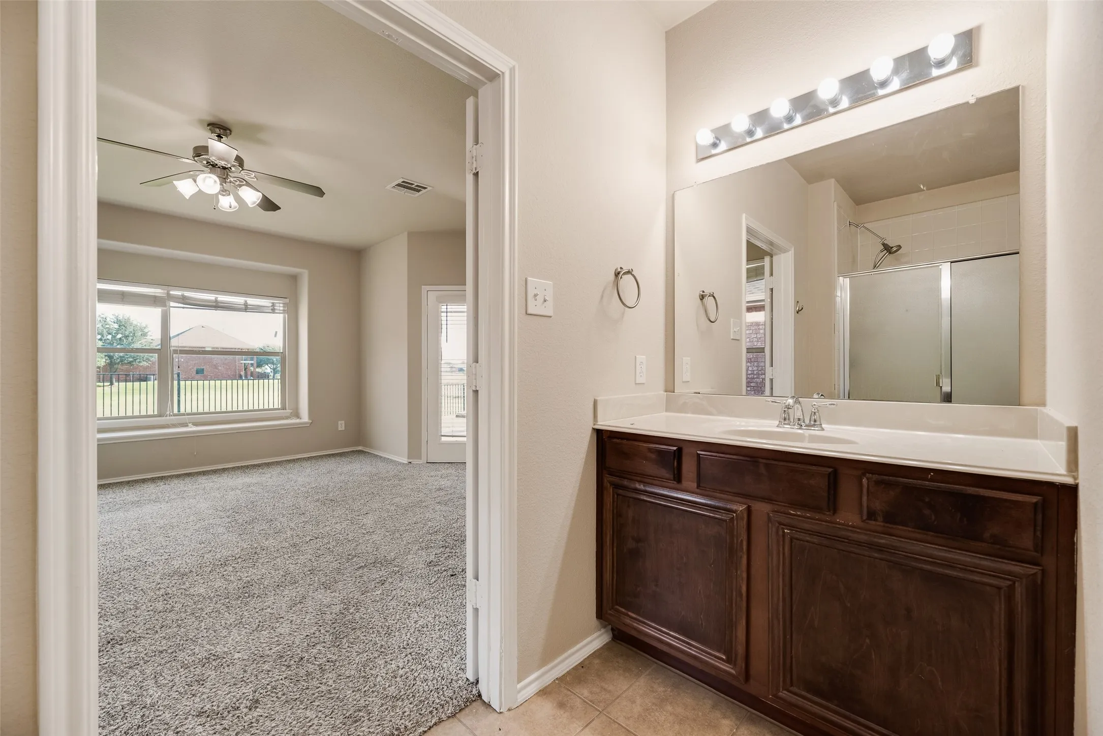Single Family Residence For Sale in Collin County , 9600 Mystic Dunes, Mc Kinney, Texas 75072, 5 Bedroom, 4 Bathroom, 2 Garage spaces, 3,081 Sqft, built in 2009, mls#21280381, Real Estate Agent in Mc Kinney, Homes For Sale in Collin county, Homes For Sale in Mc Kinney, Realtor in Mc Kinney Texas, Real Estate Brokerage Independent Realty Texas, Luminita Cordes Realtor